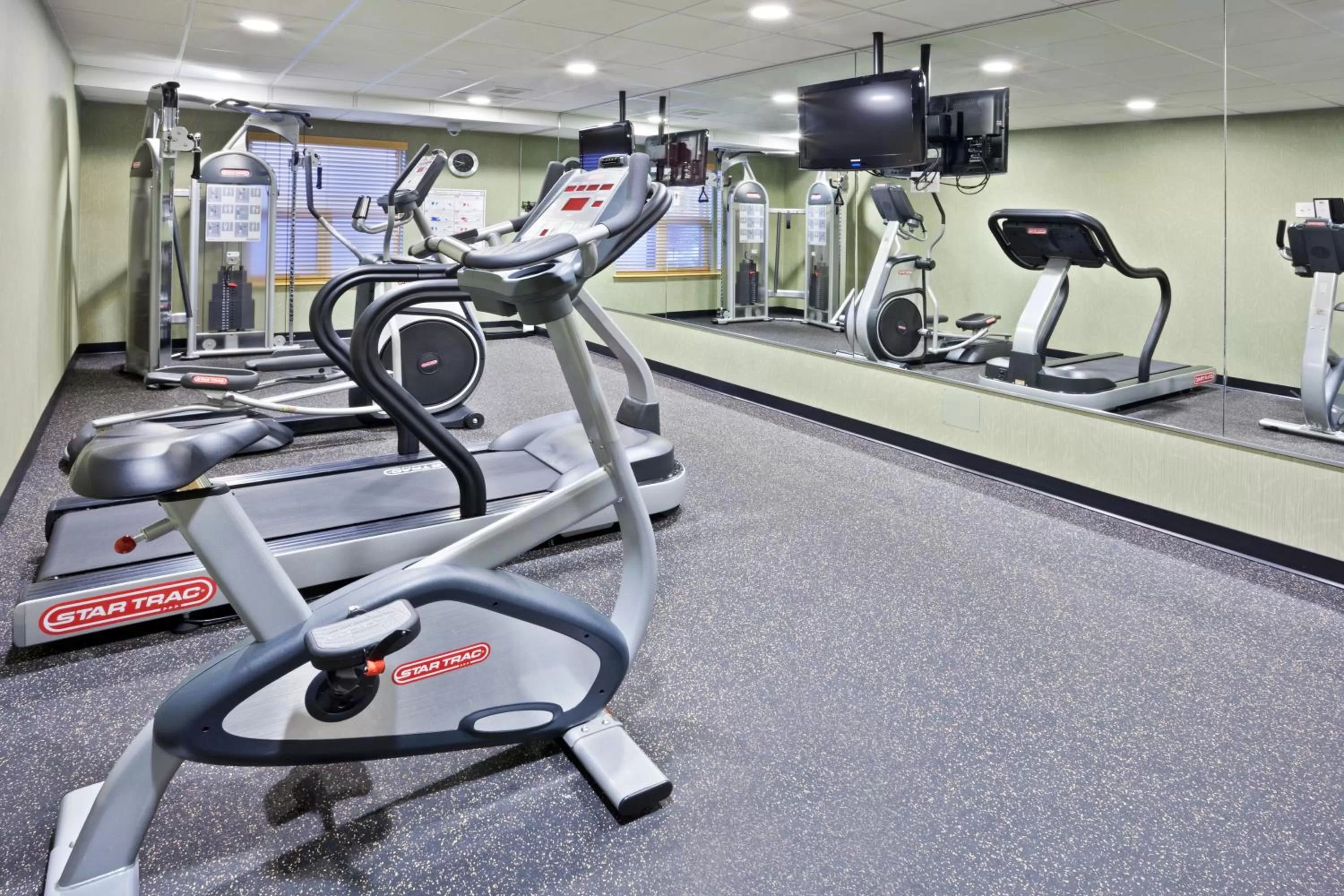 Fitness centre/facilities in Bayview Hotel