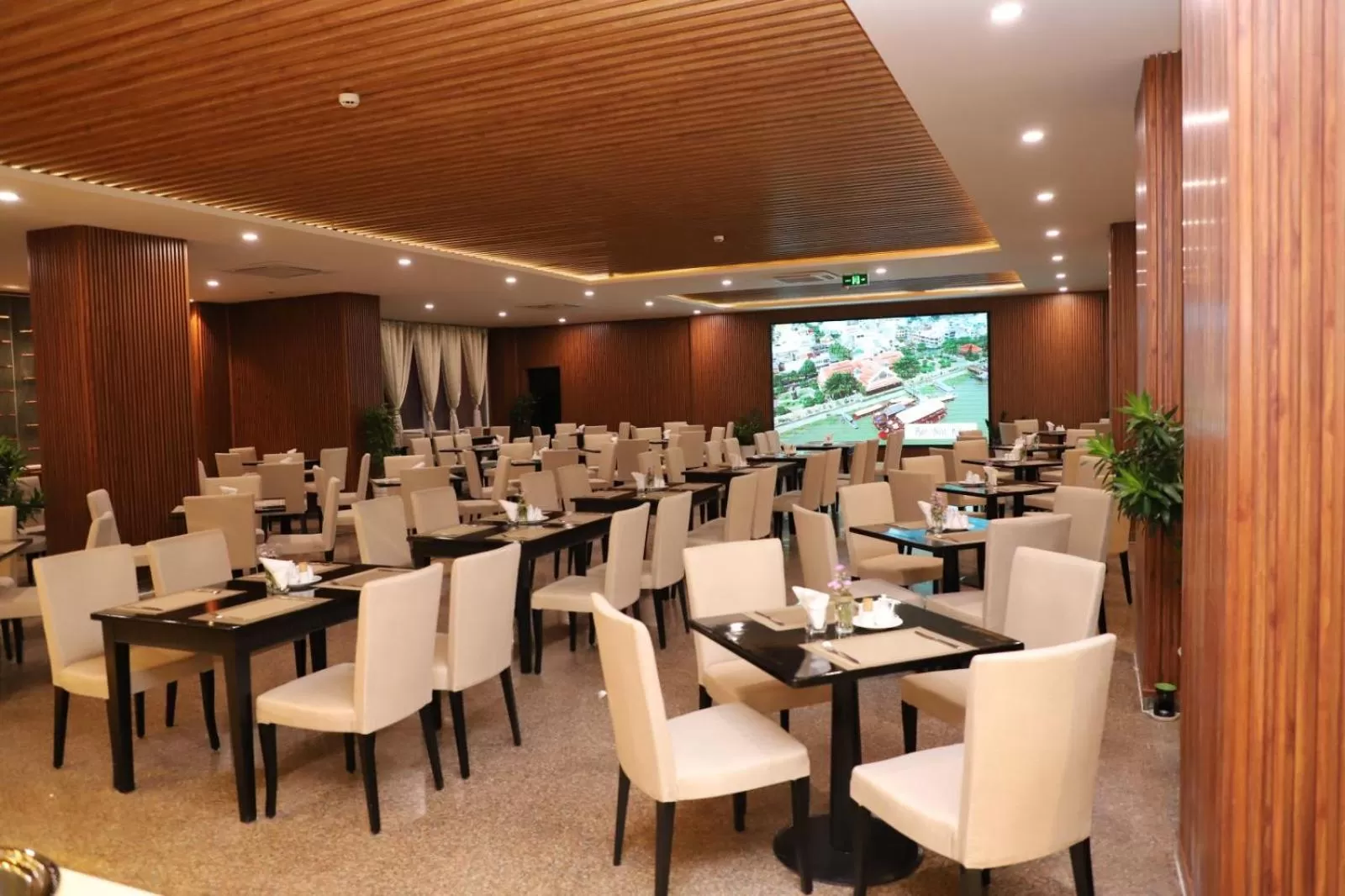 Restaurant/places to eat in TTC Hotel Can Tho