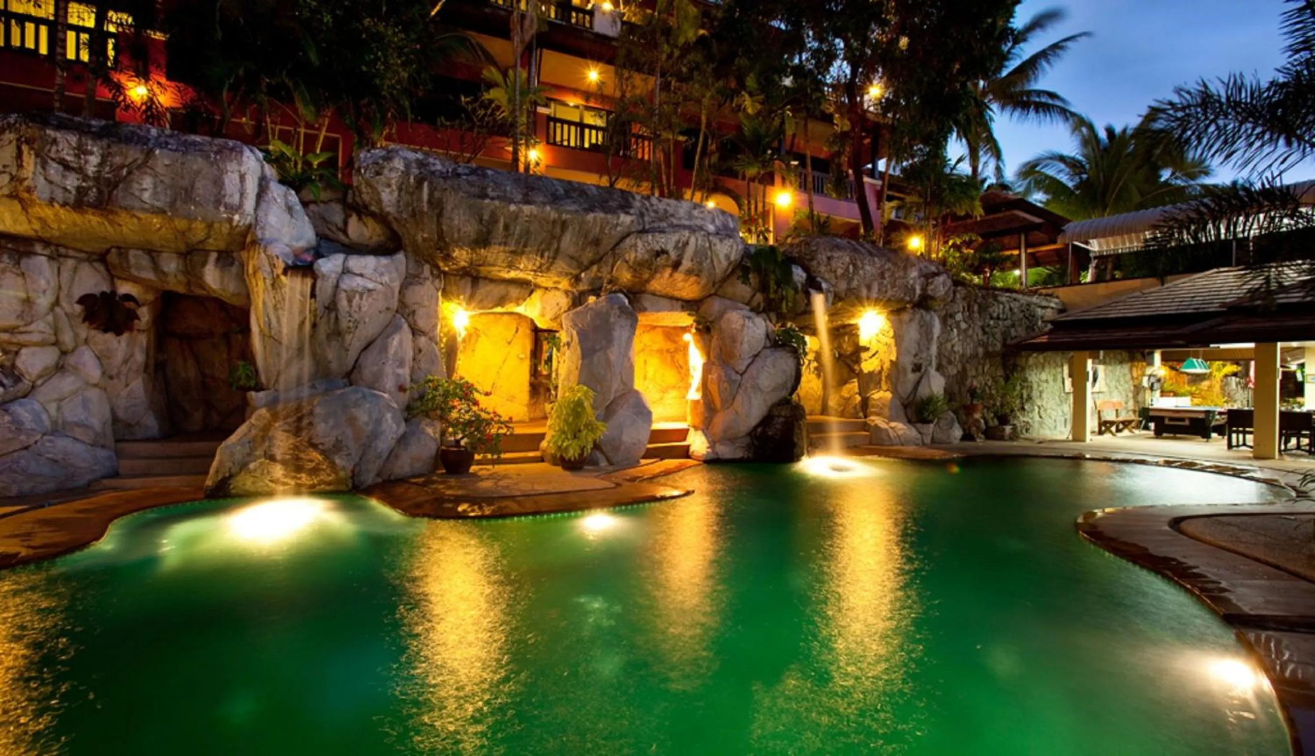 Restaurant/places to eat in C & N Resort and Spa - SHA Extra Plus