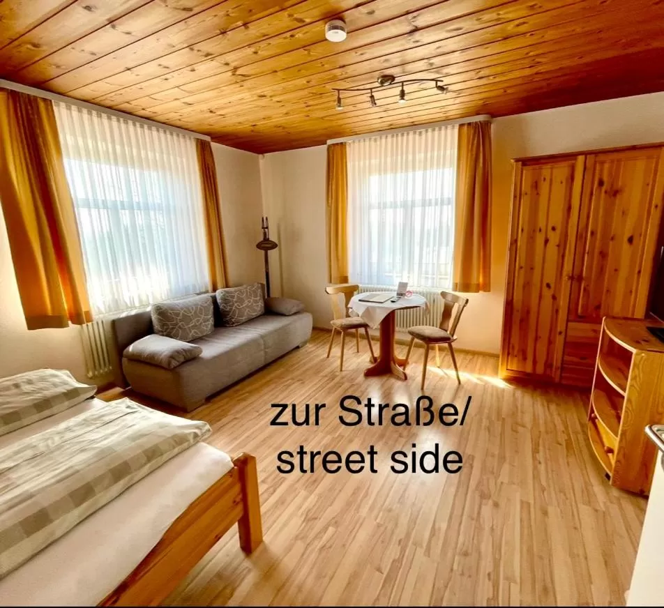 Seating Area in Landgasthof Linde Hepbach, Hotel & Restaurant