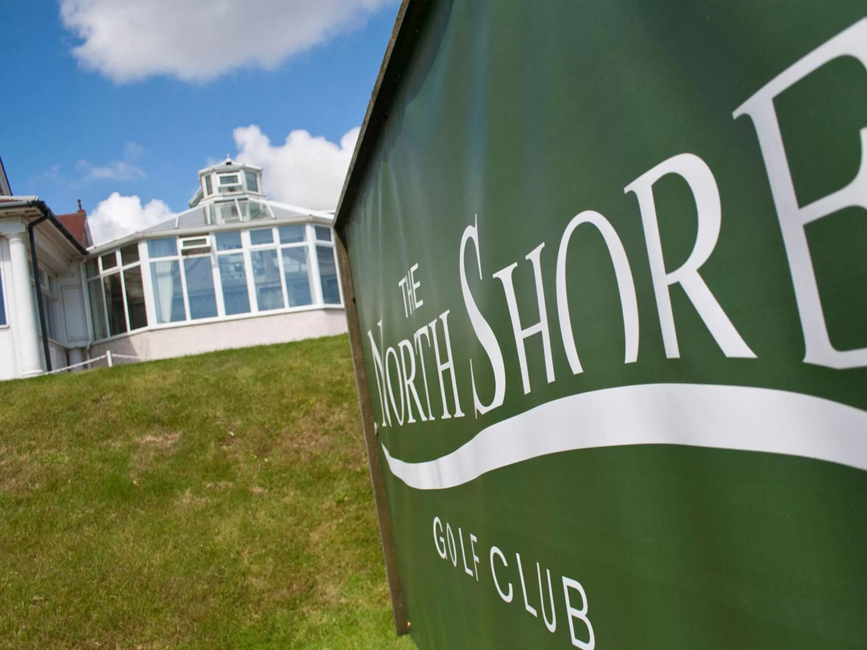 Golfcourse in North Shore Hotel