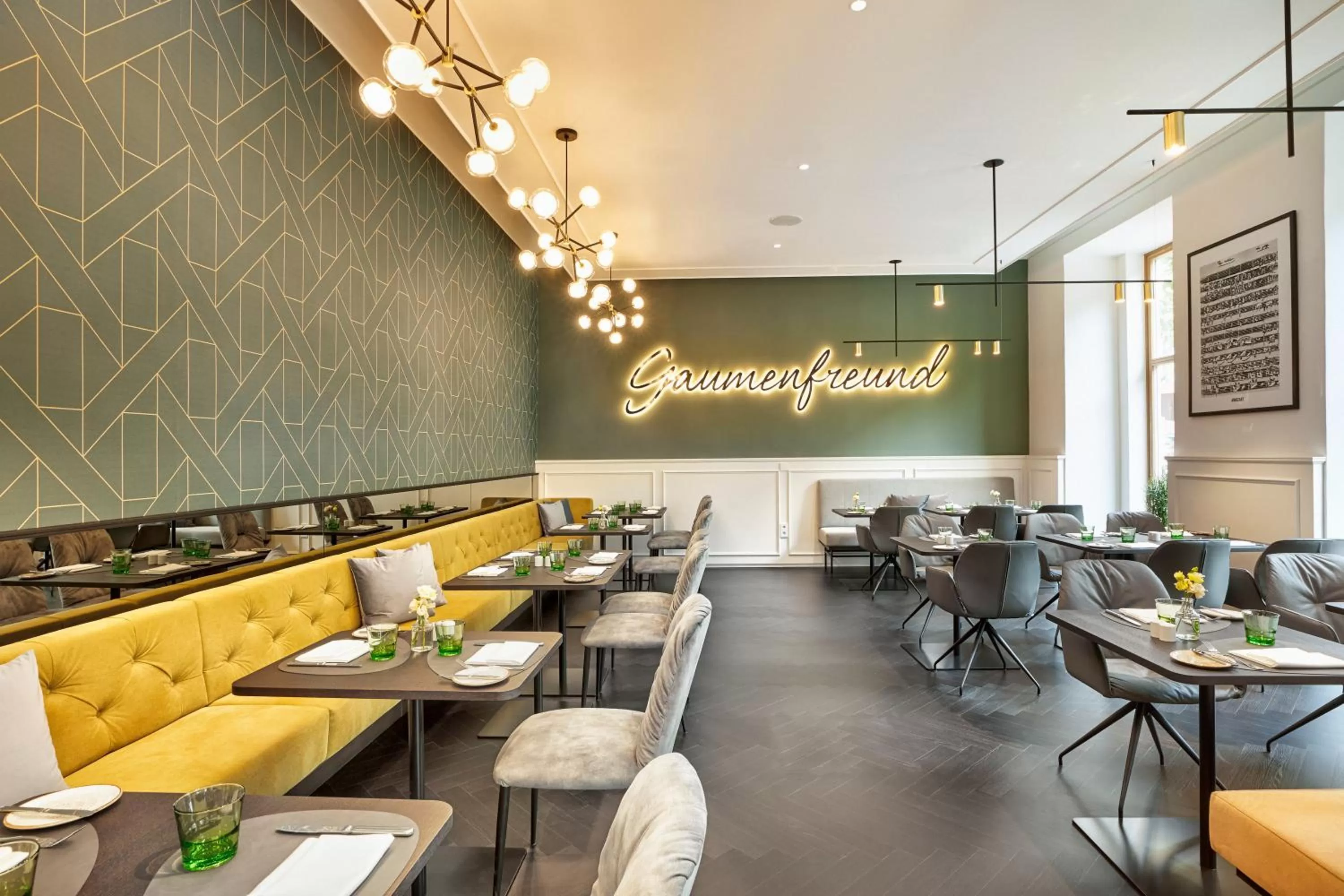 Restaurant/places to eat in HYPERION Hotel Salzburg