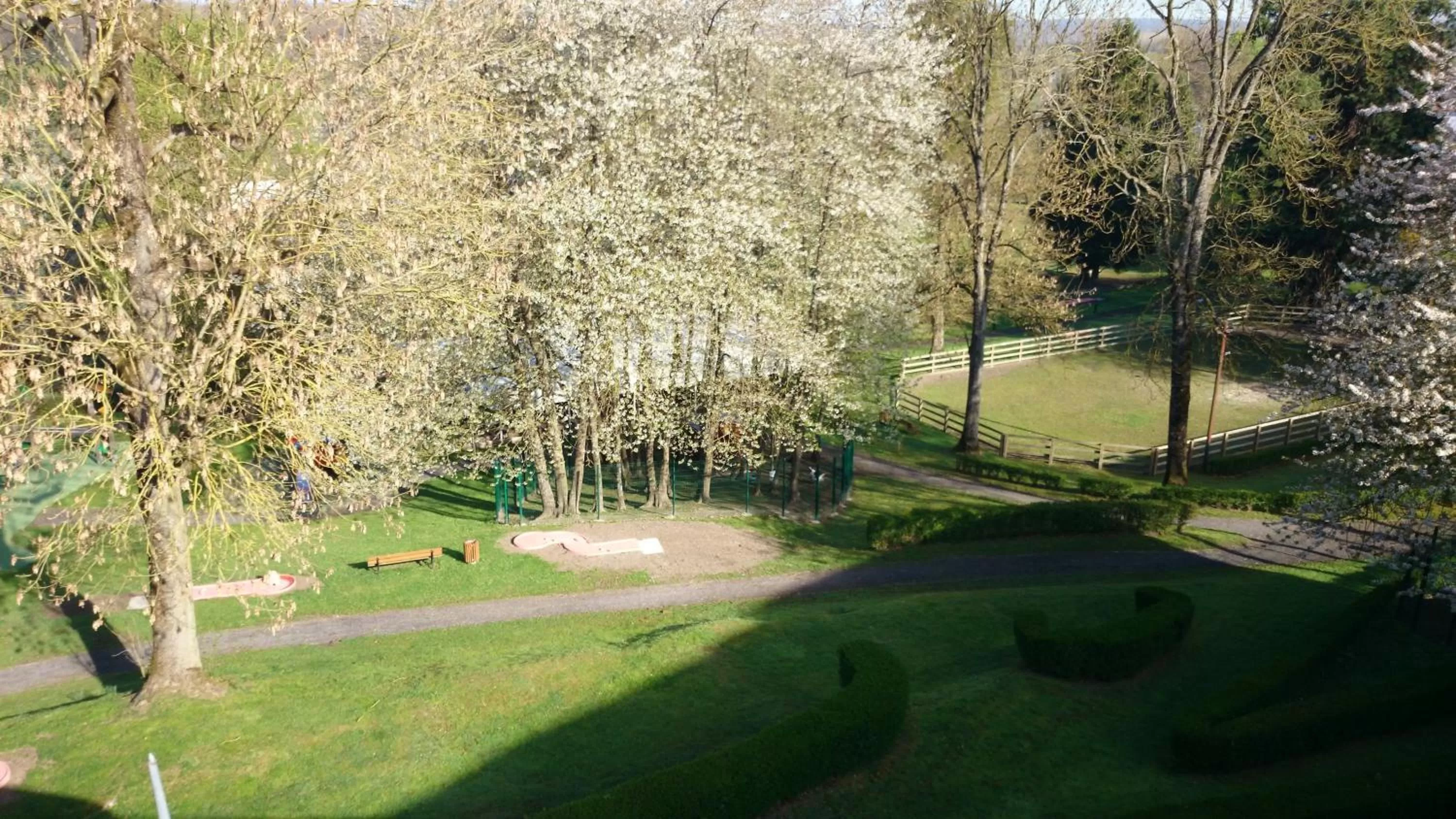 Garden in Centre Bol Vert