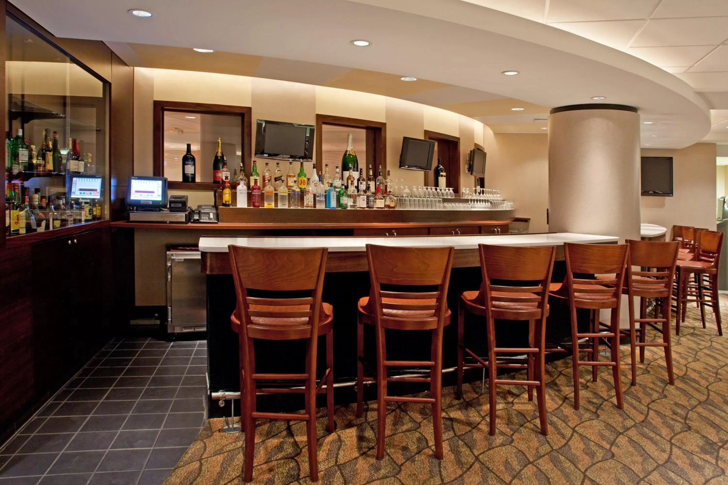 Lounge or bar in Holiday Inn Columbus Dwtn-Capitol Square by IHG