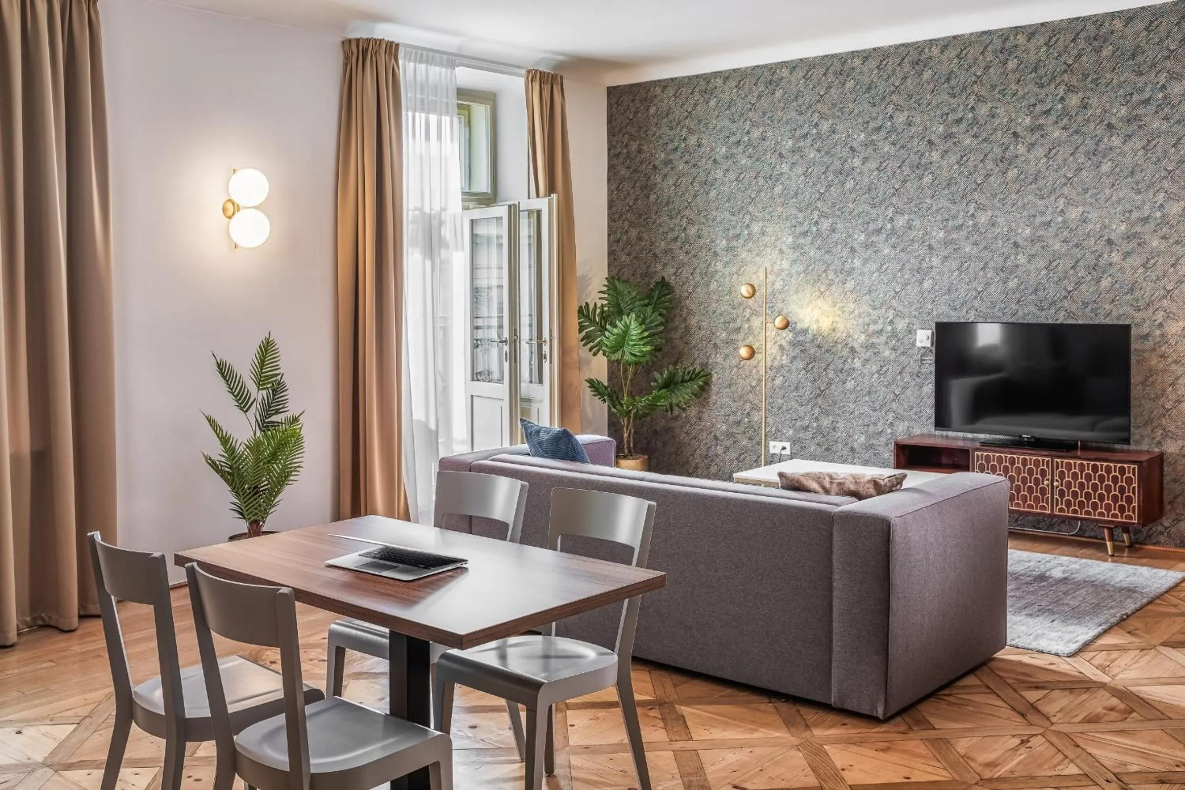 TV and multimedia in Golden Angel Suites by Adrez