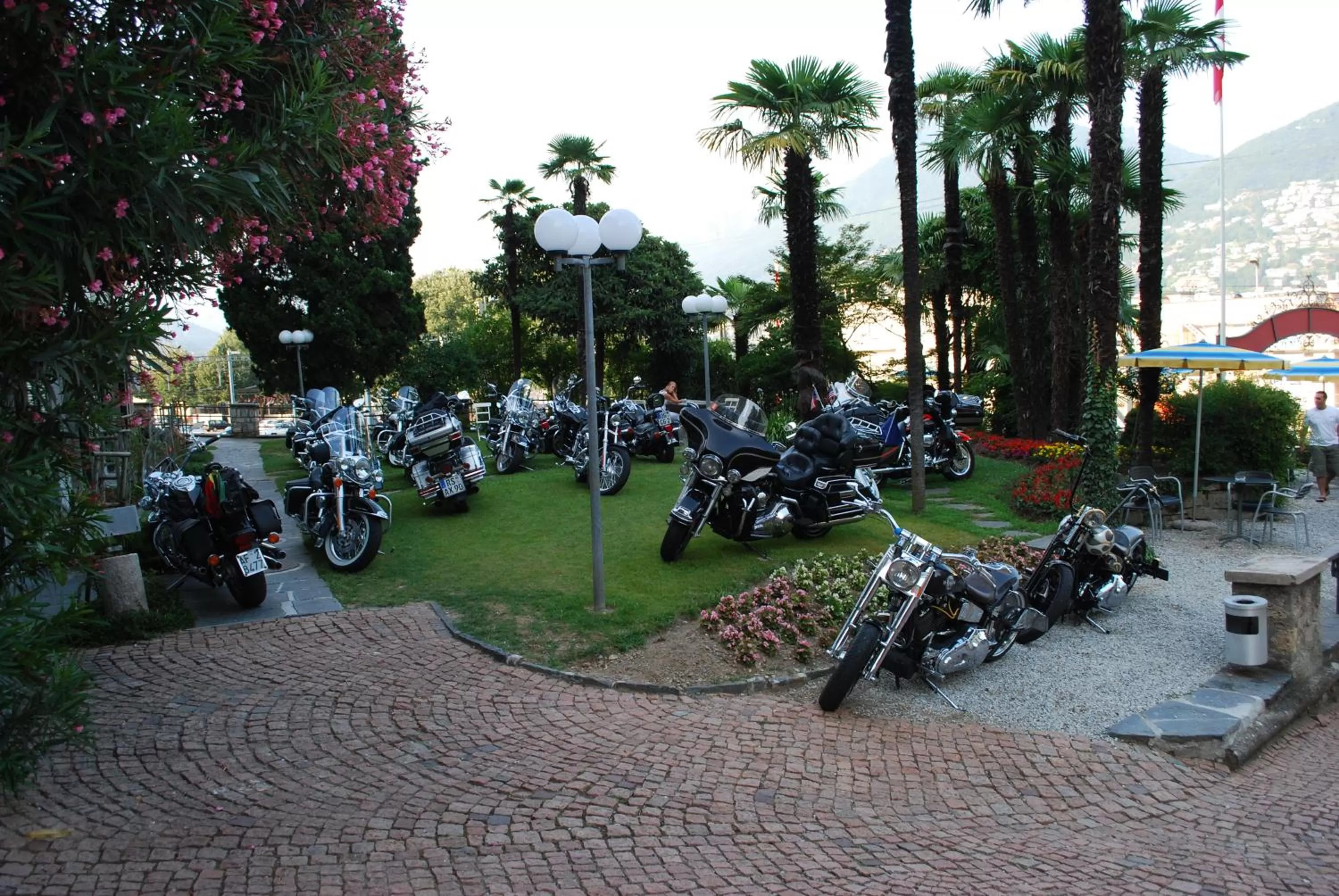 Area and facilities in Continental Parkhotel