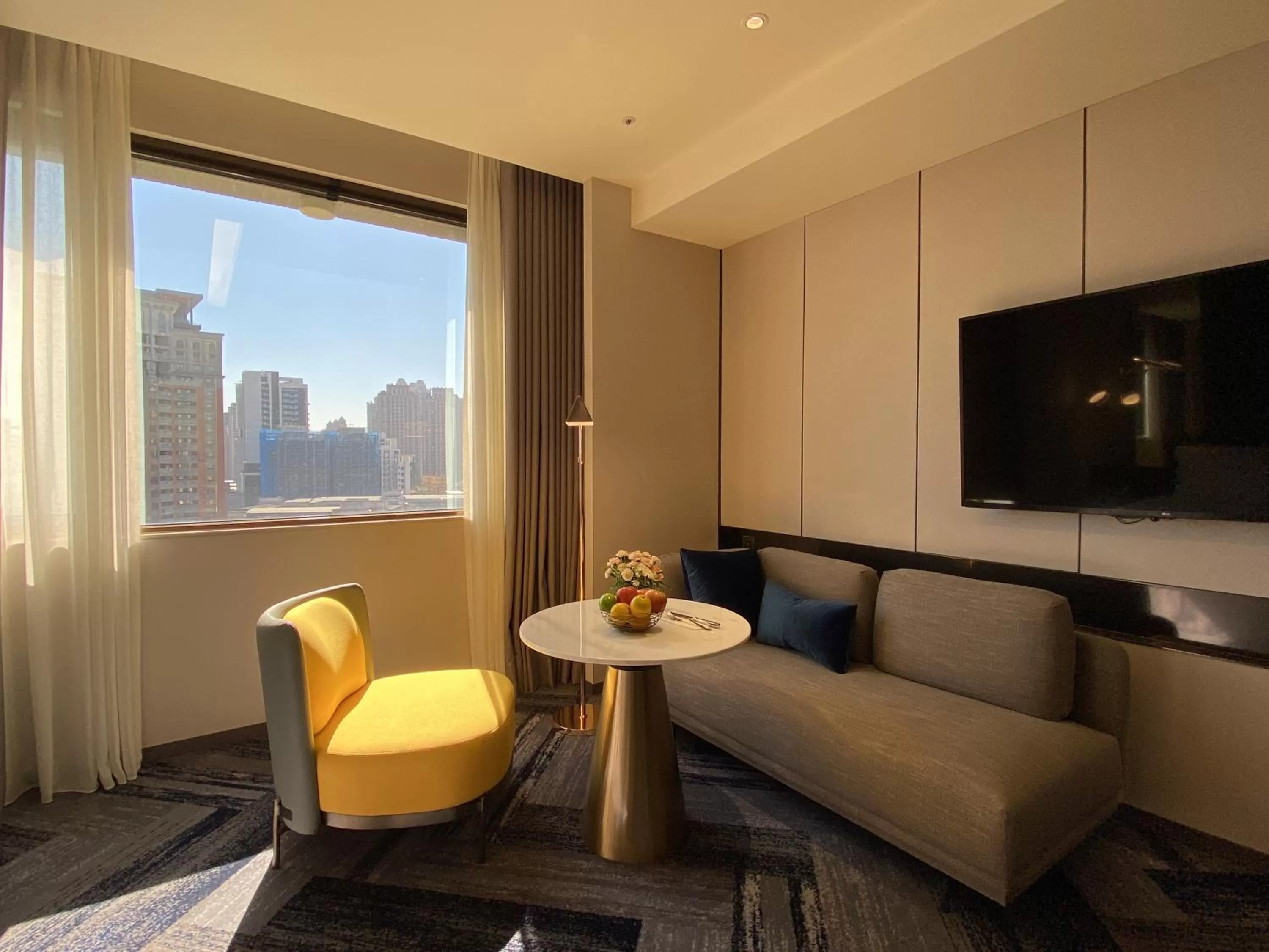 TV and multimedia in Monarch Plaza Hotel