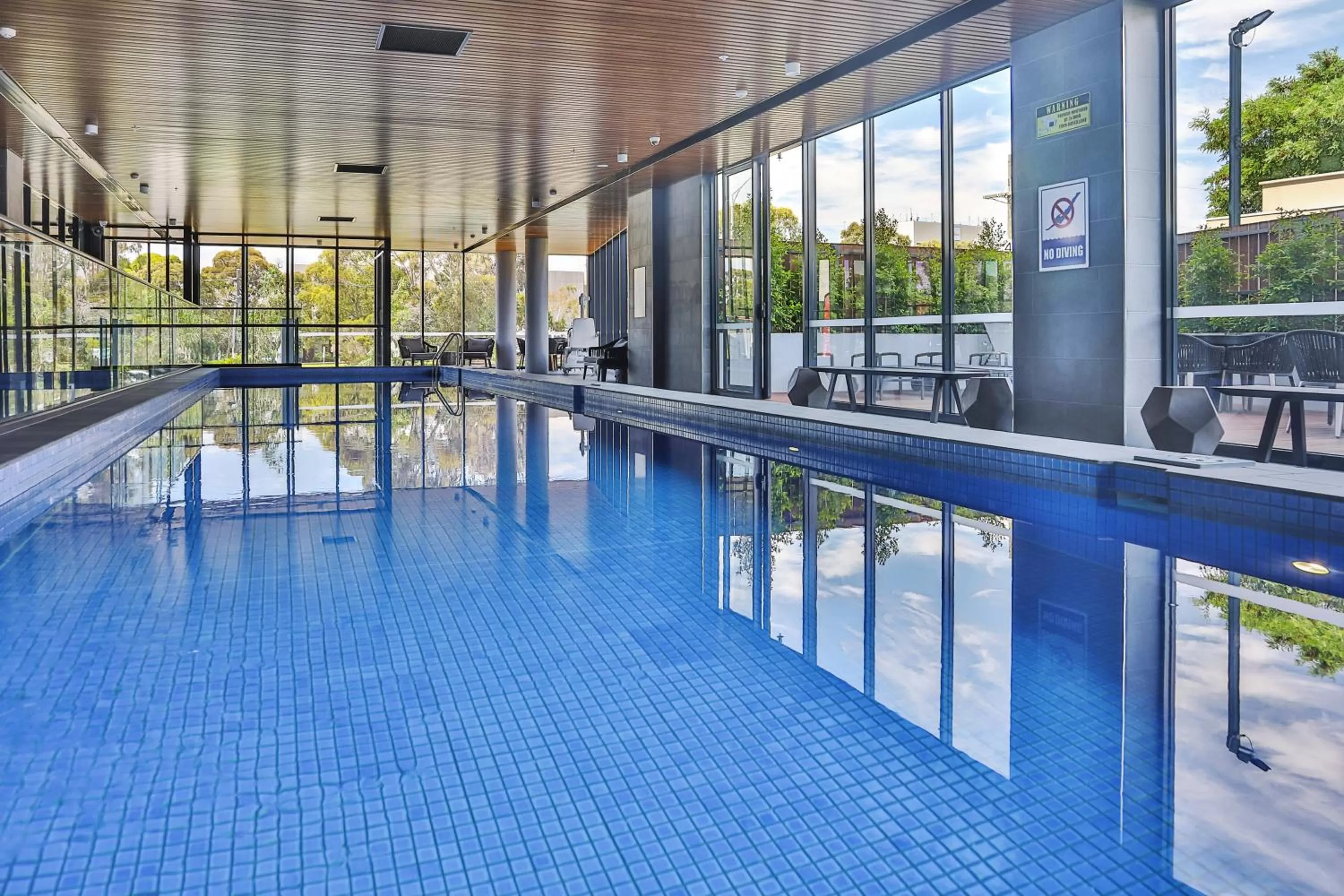 Swimming pool in Melbourne Knox Central Apartment Hotel Official