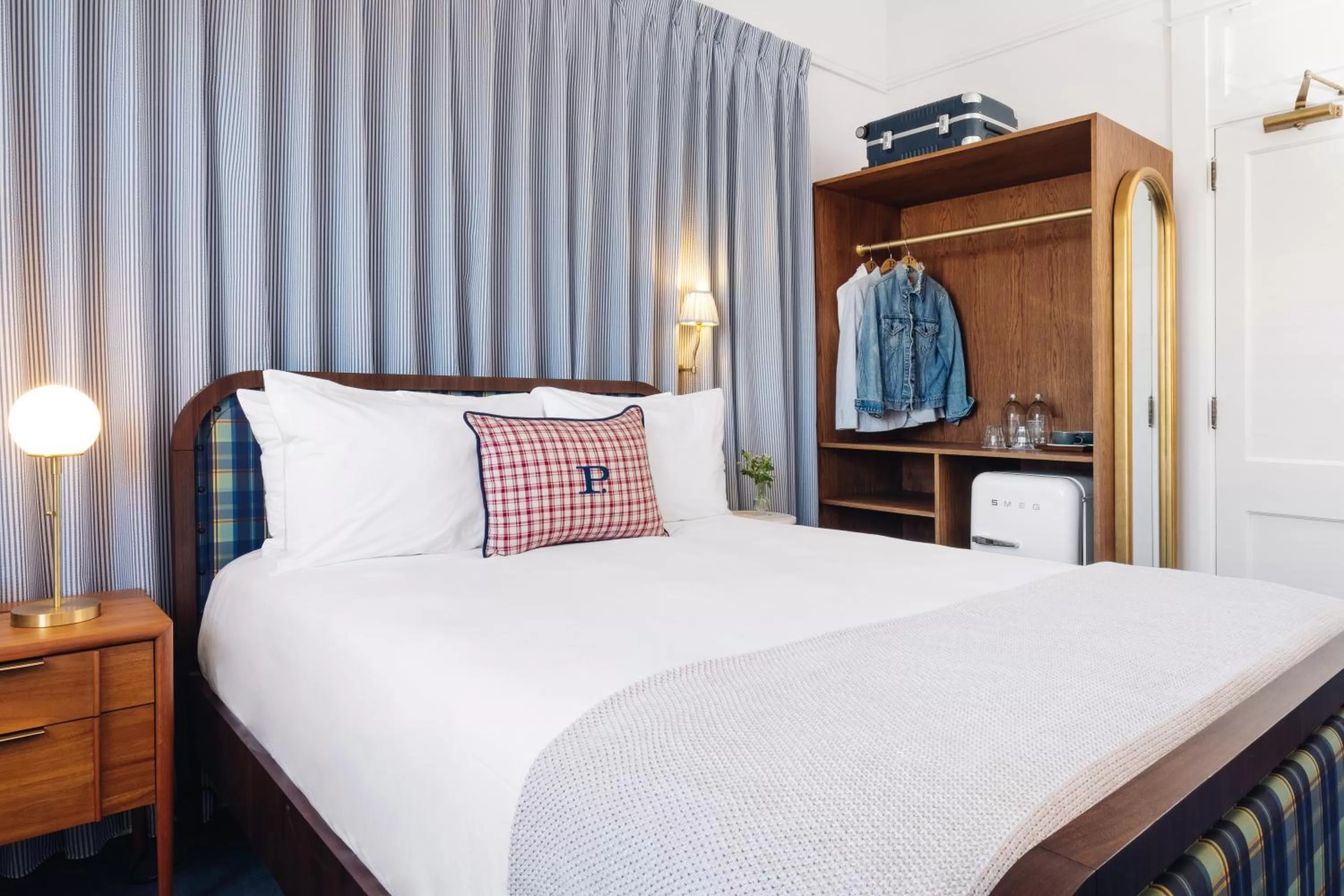 Bed in Palihotel San Diego Gaslamp Quarter