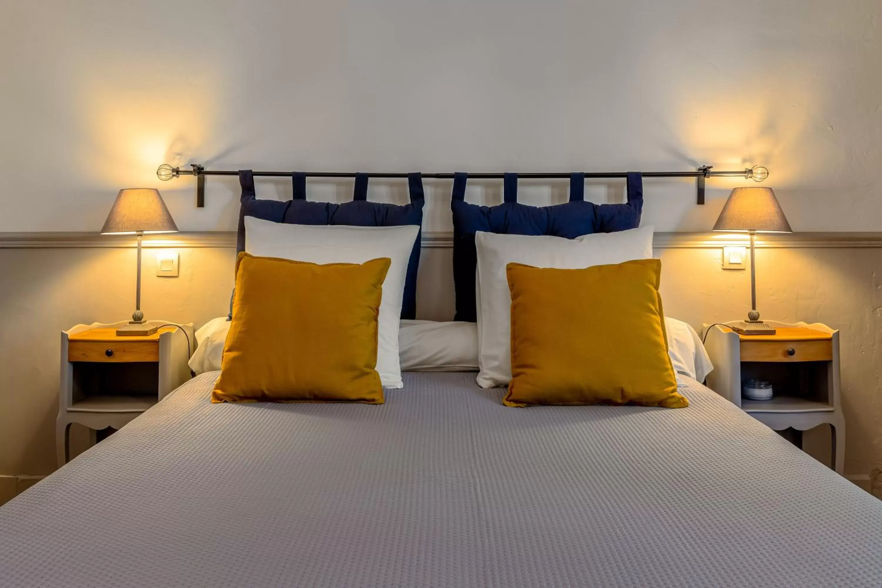 Double Room with Private Bathroom - single occupancy in Le Mas des Cerisiers JACUZZI et SAUNA inclus pour tous les logements Double Room with Private Bathroom - single occupancy in Le Mas des Cerisiers JACUZZI et SAUNA inclus pour tous les logements