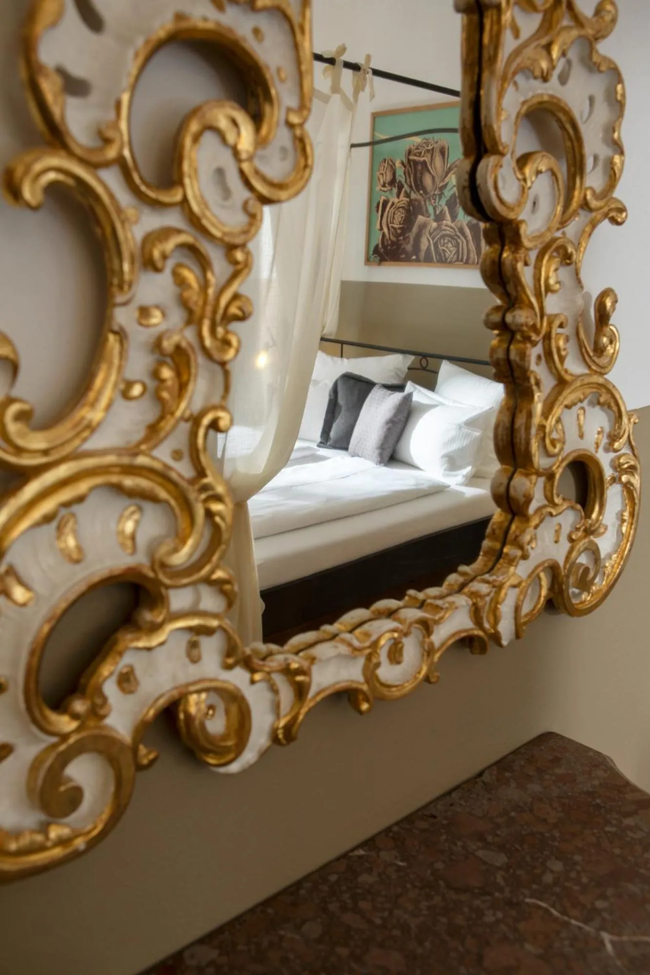 Bed in Villa Toscana