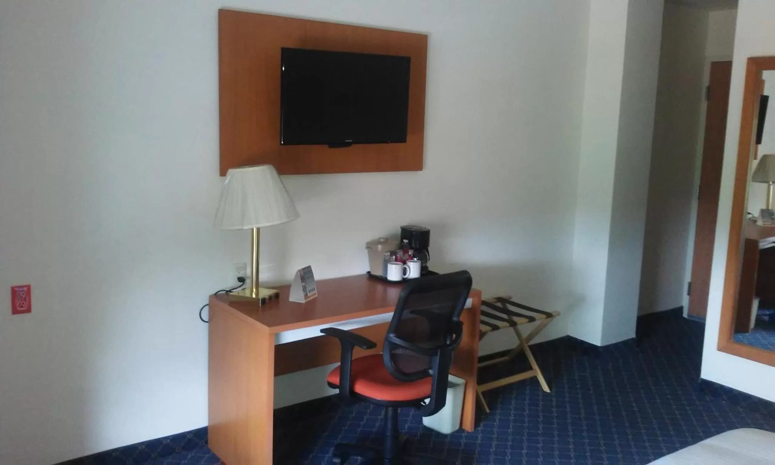 TV and multimedia in Sleep Inn Monclova