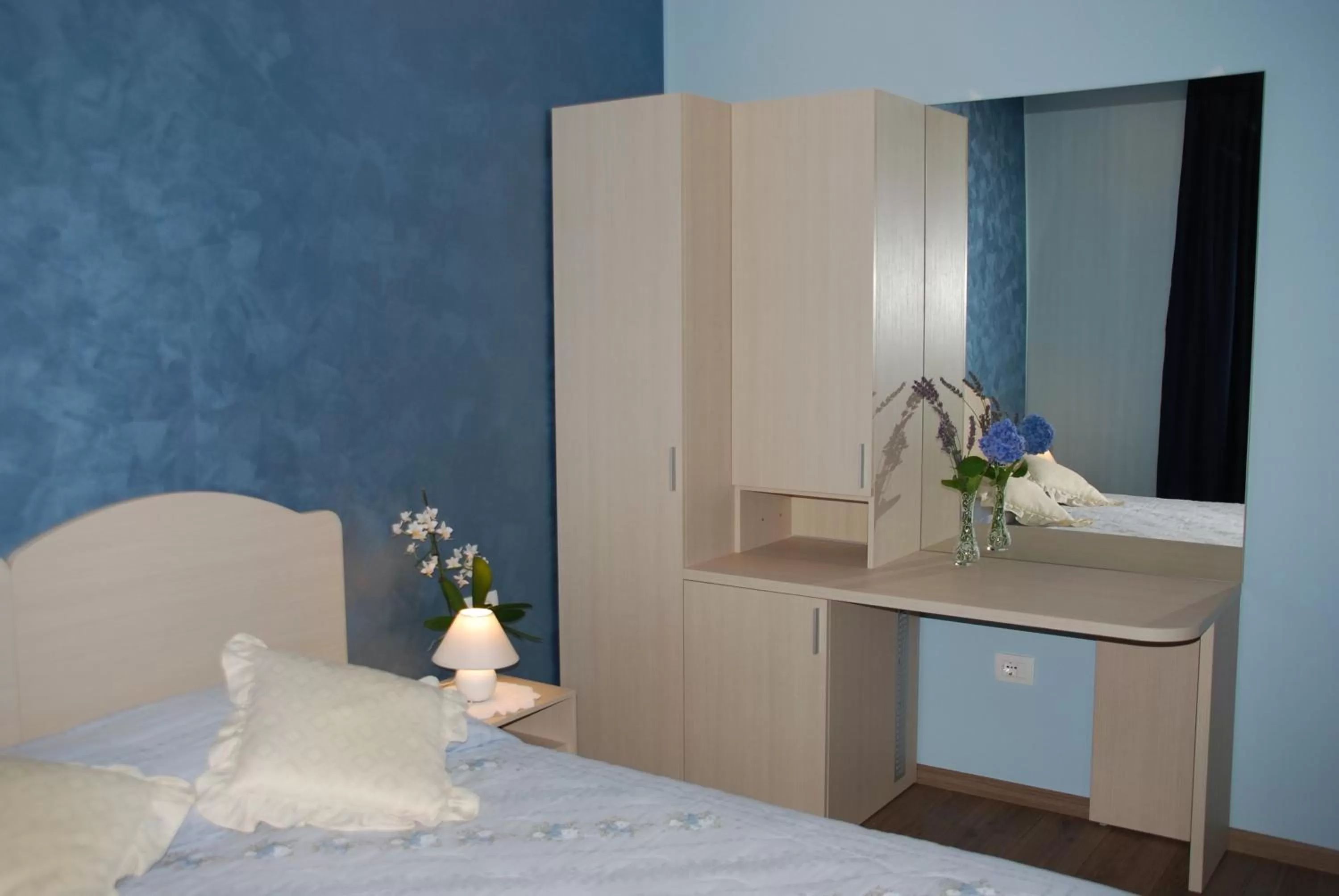 Decorative detail, Bed in Rooms Edda