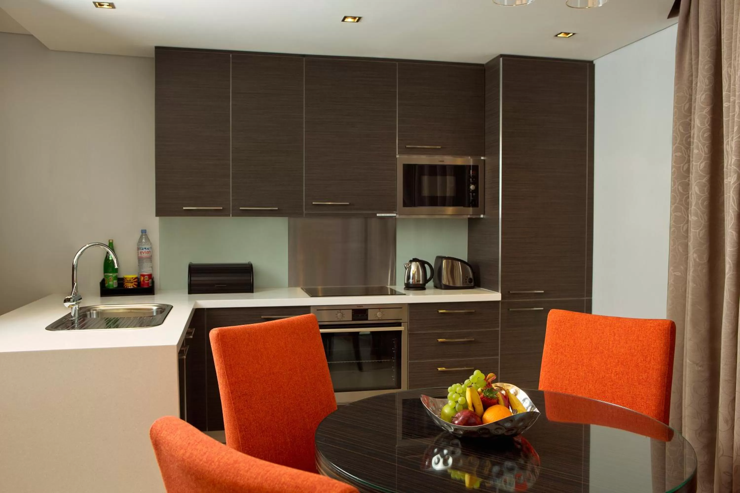 Kitchen or kitchenette in Majestic Arjaan by Rotana – Manama