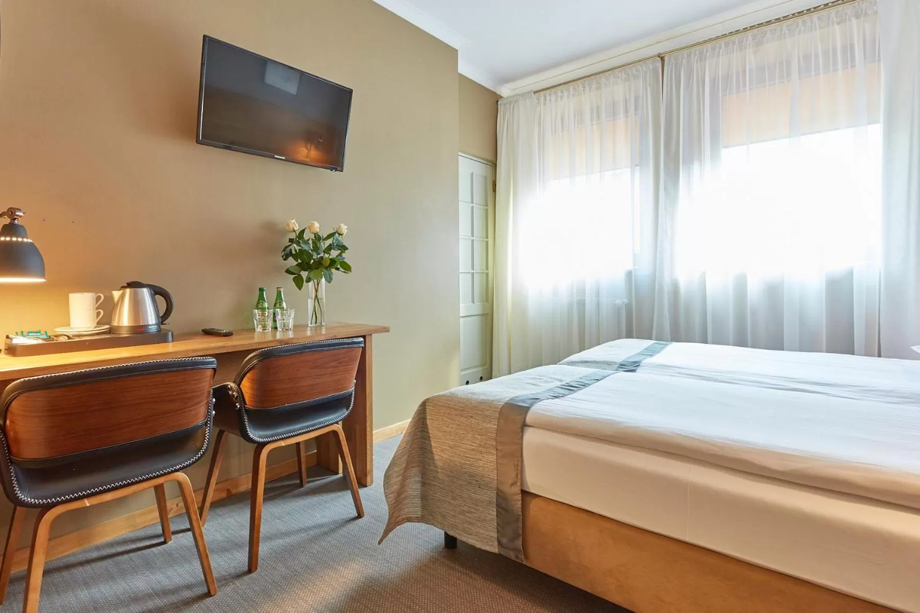 Day, Bed in Hotel Batory