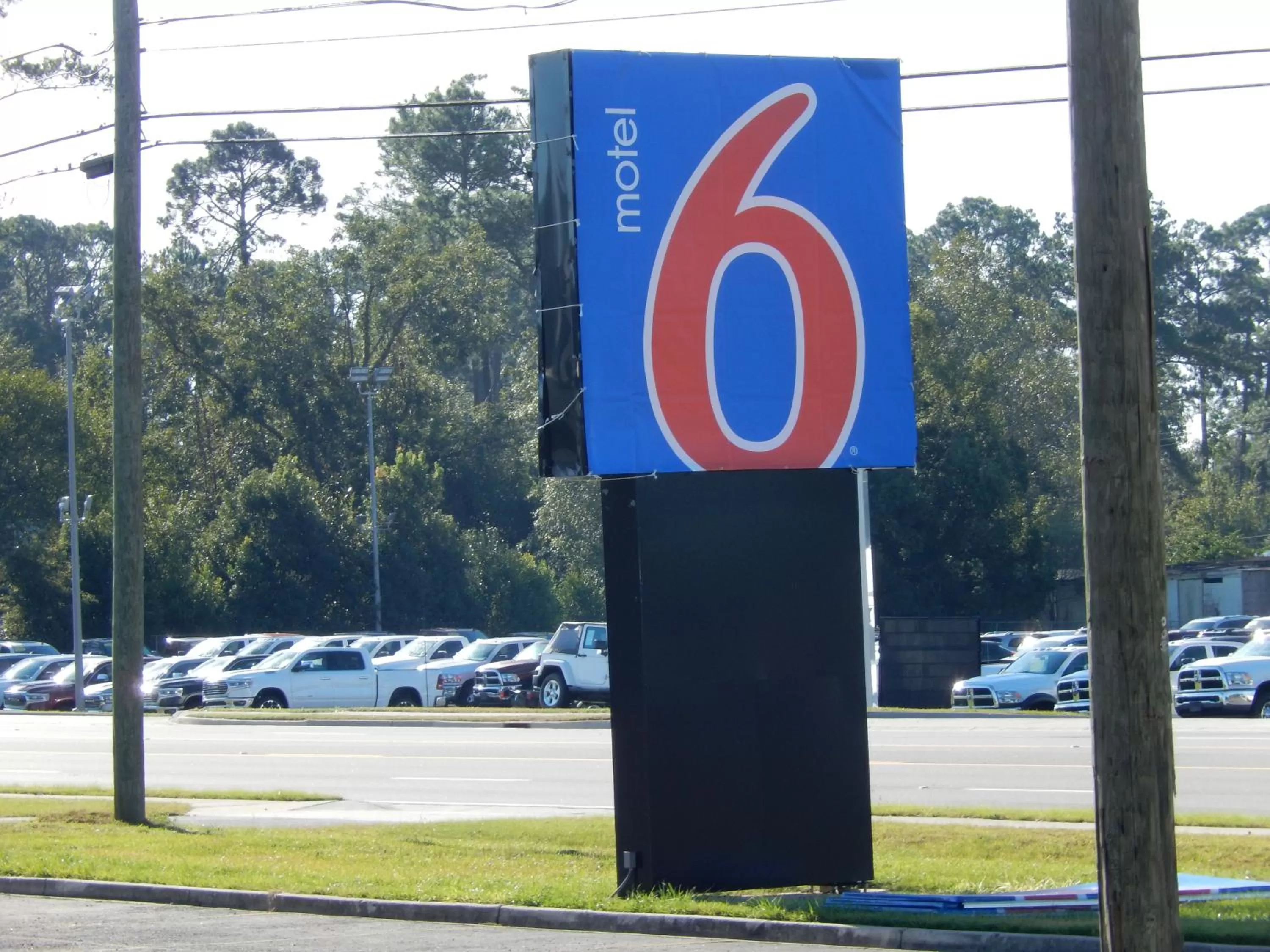 Property building in Motel 6-Moultrie, GA