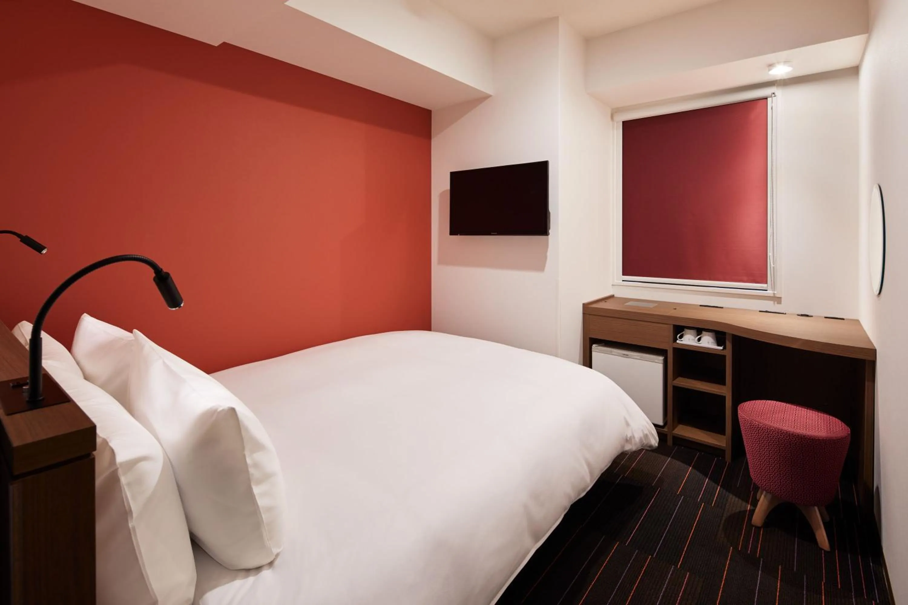 Photo of the whole room, Bed in the b shimbashi