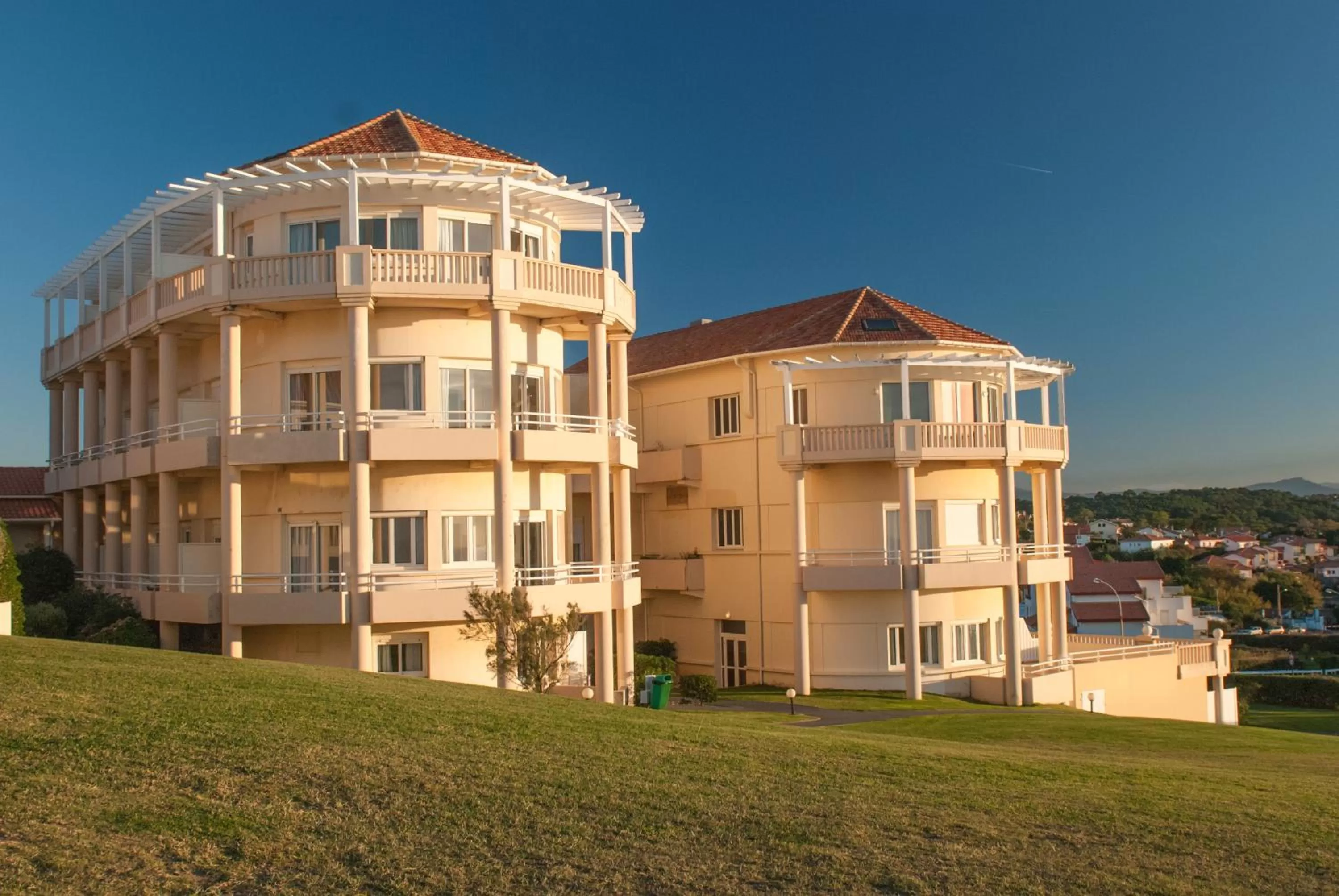 Facade/entrance in Résidence Mer & Golf Eugénie