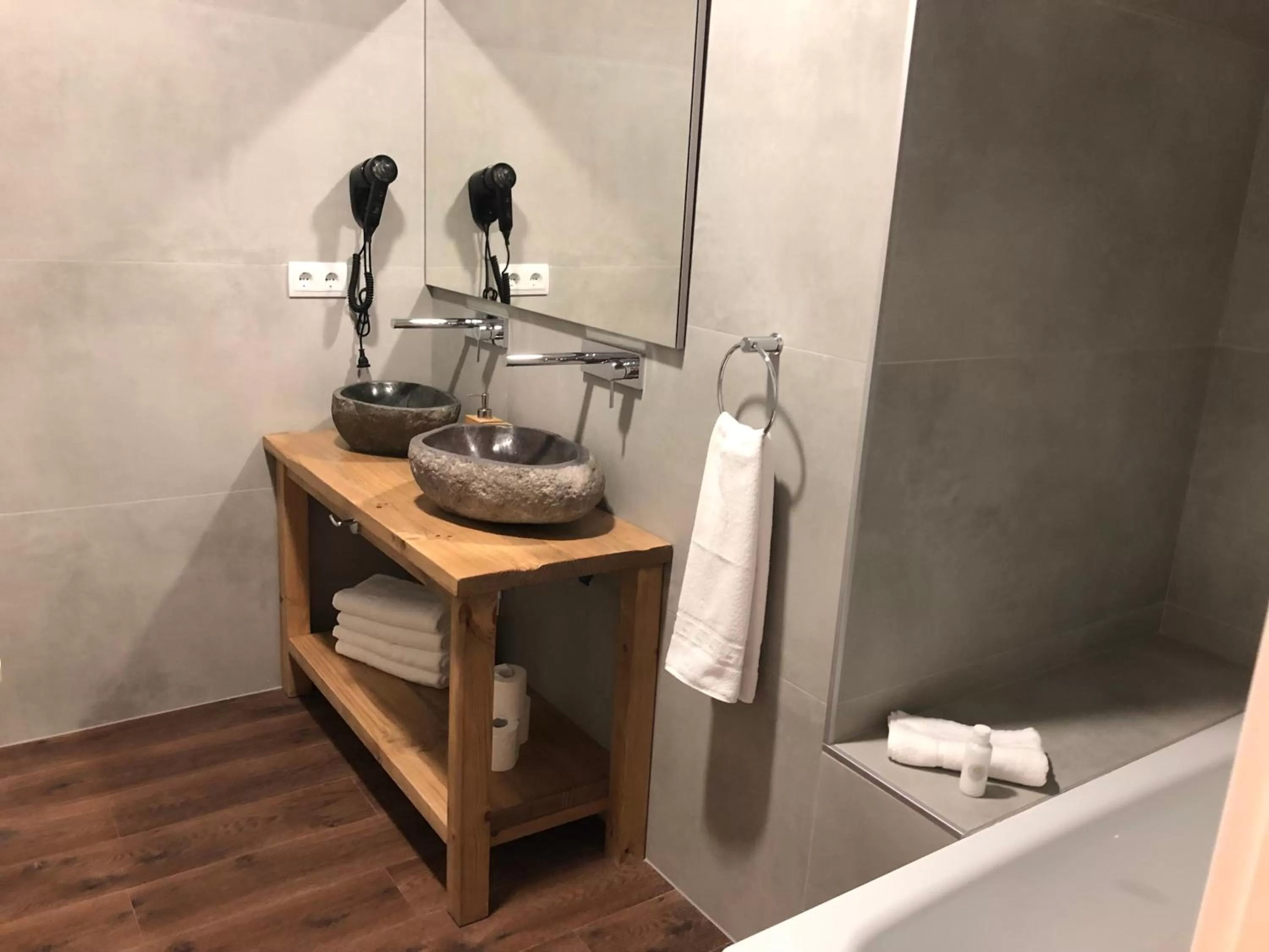 Bathroom in Hotel Radha