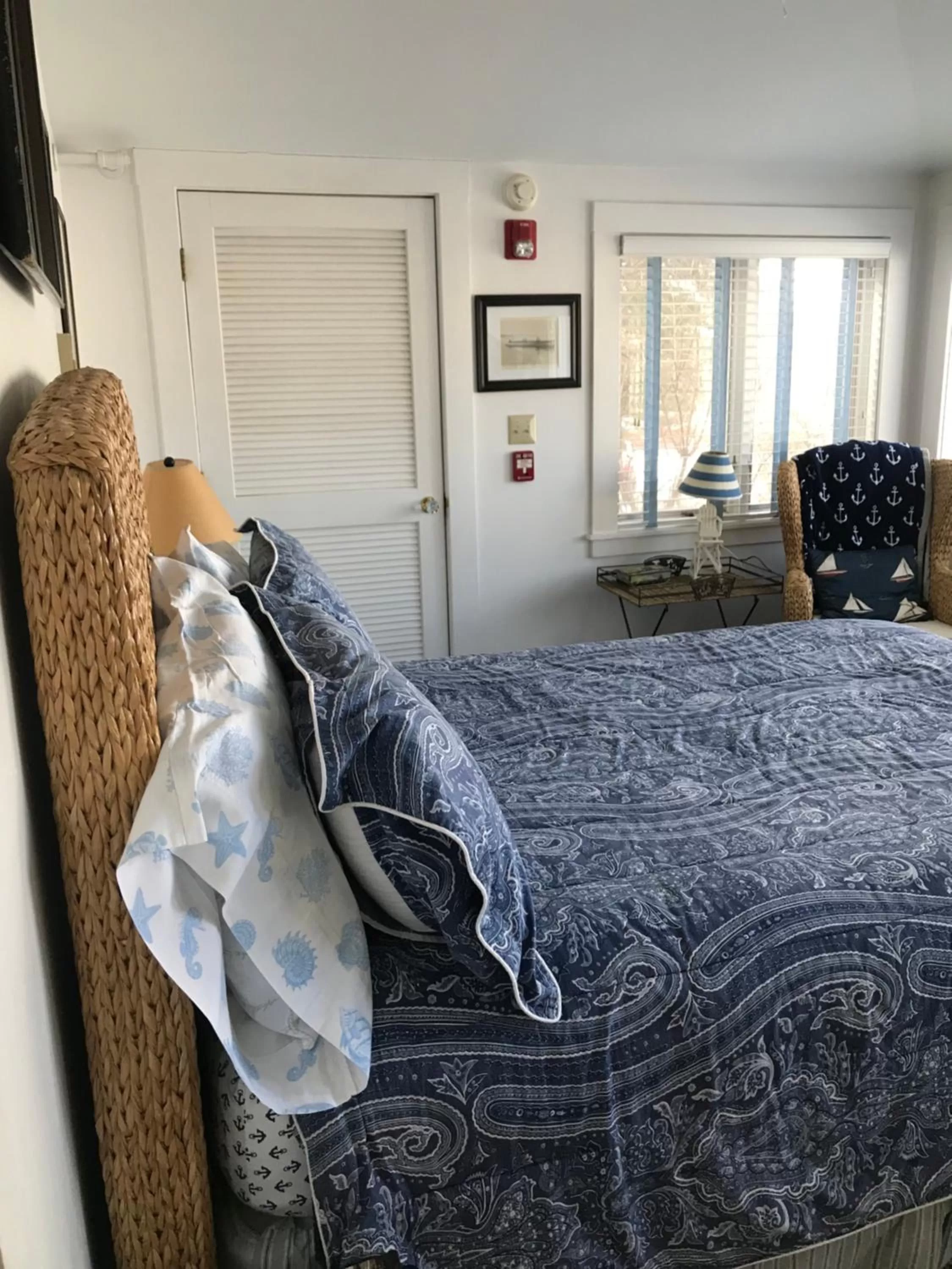 Bed in Topsides Bed & Breakfast