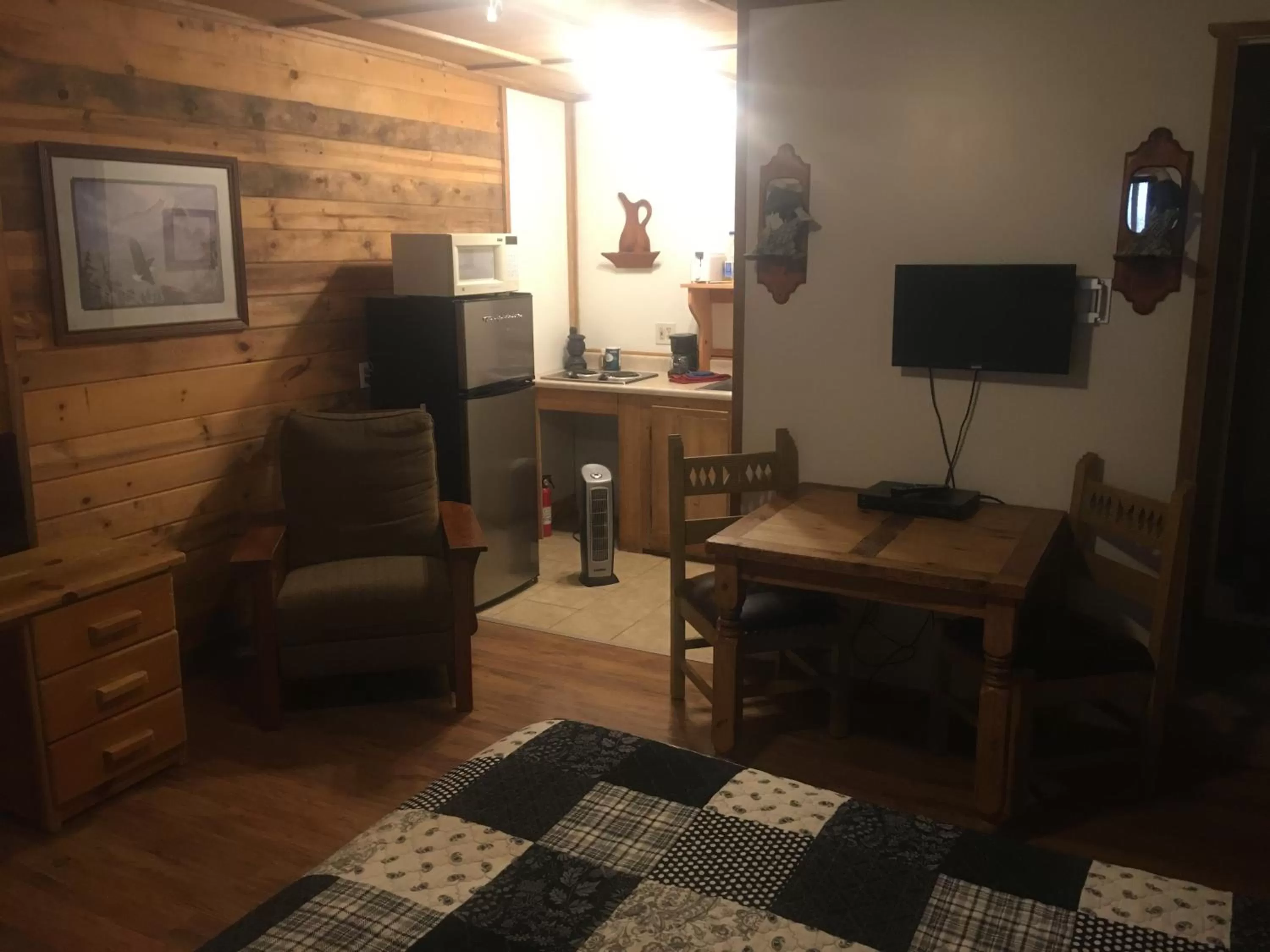 Dining area in Rainbows End Fishing Resort