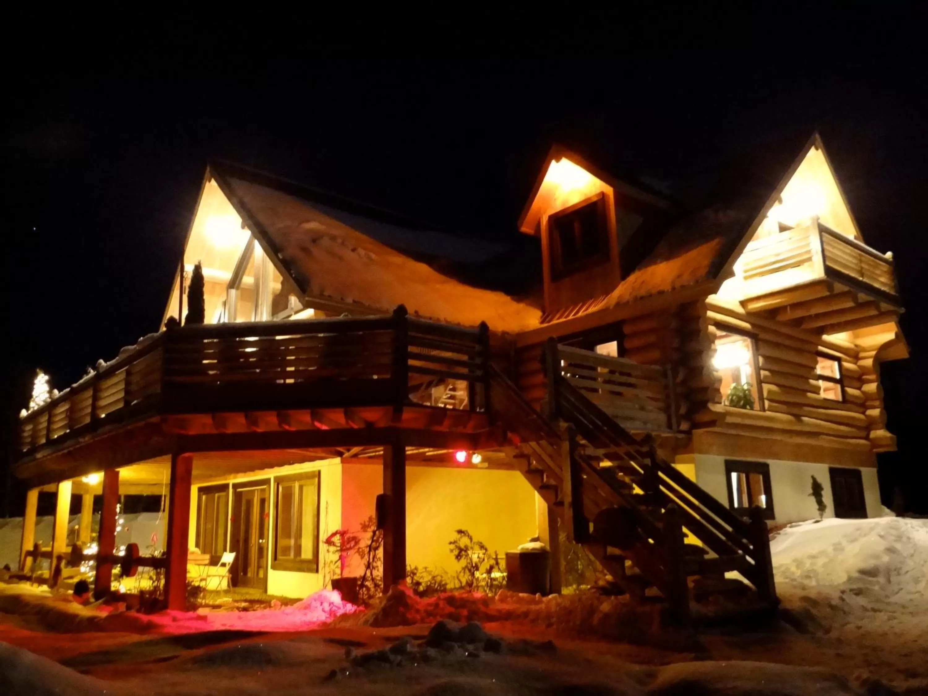 Facade/entrance in Le Domaine du Lac Saint Charles