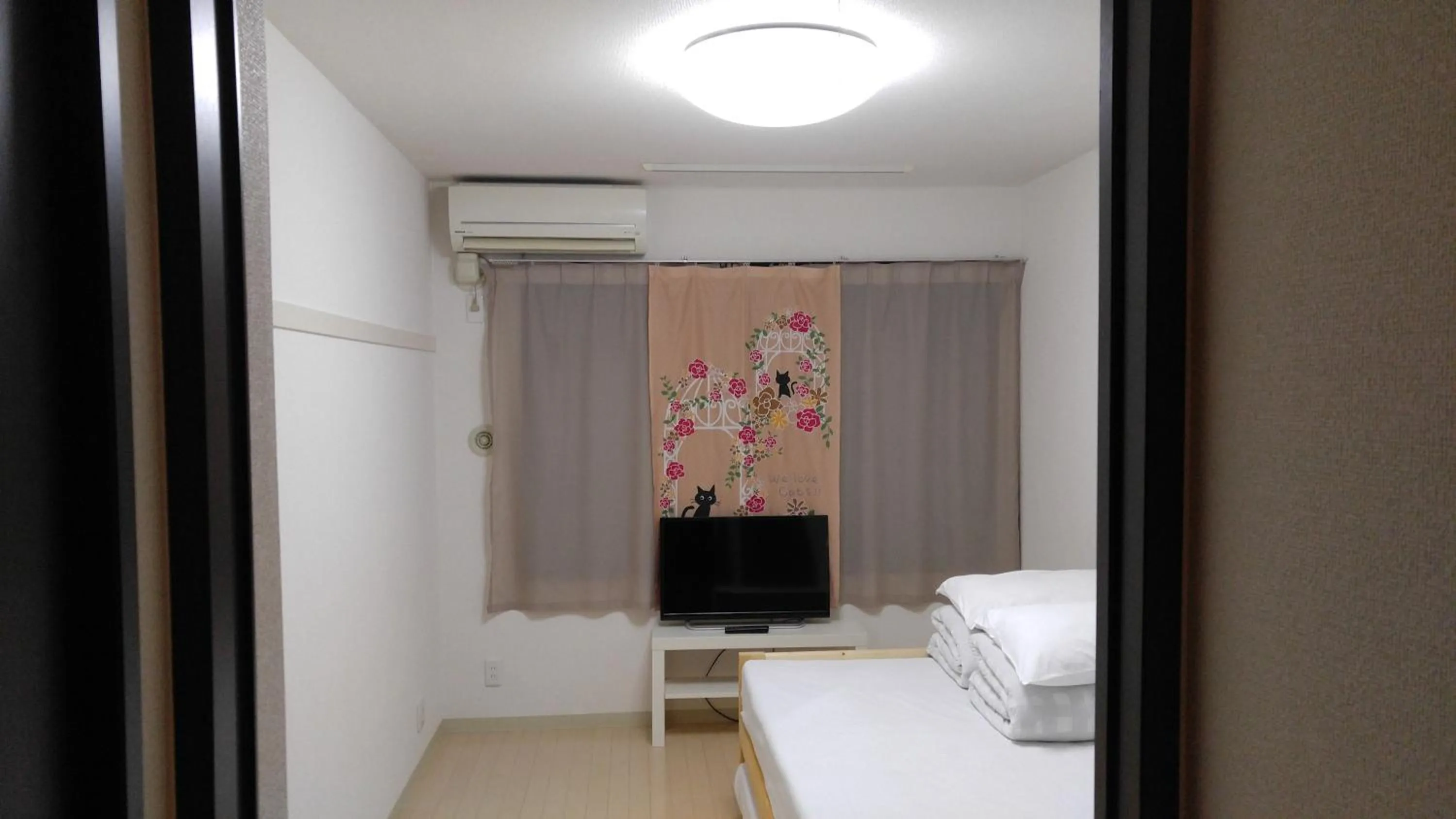 Bed in Sophiearth Apartment