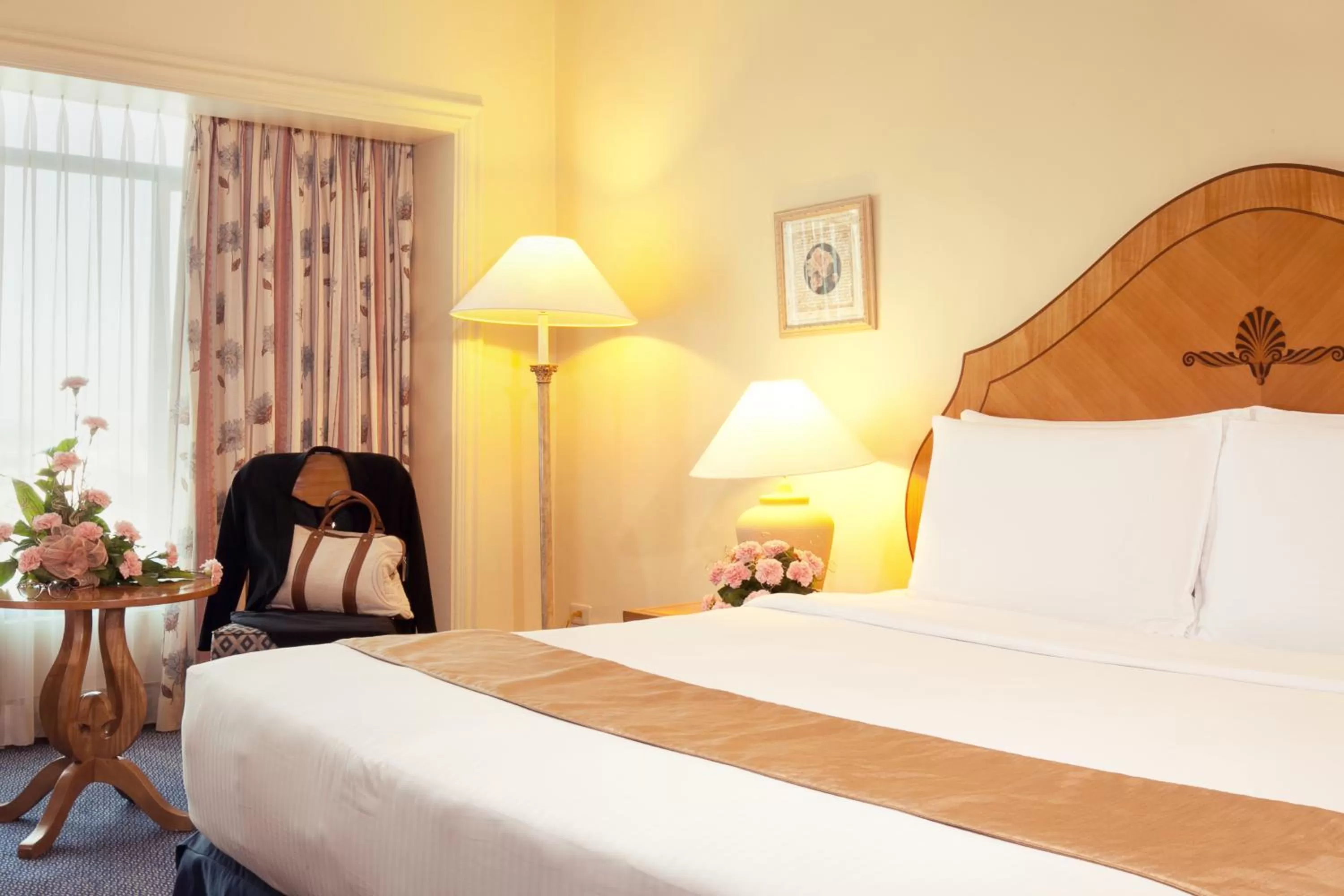 Bed in Waterfront Cebu City Hotel & Casino