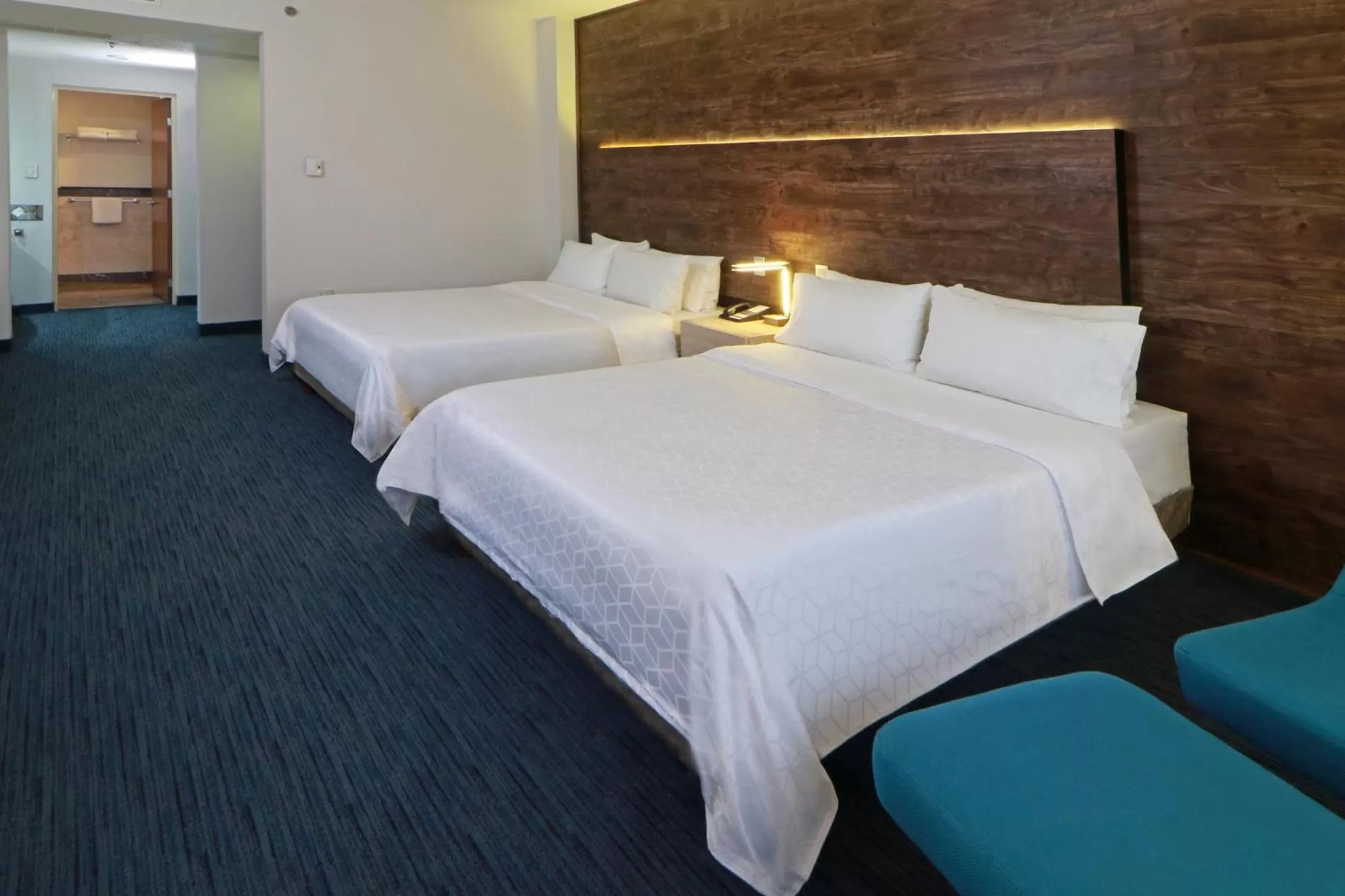 Photo of the whole room, Bed in Holiday Inn Express San Luis Potosí by IHG