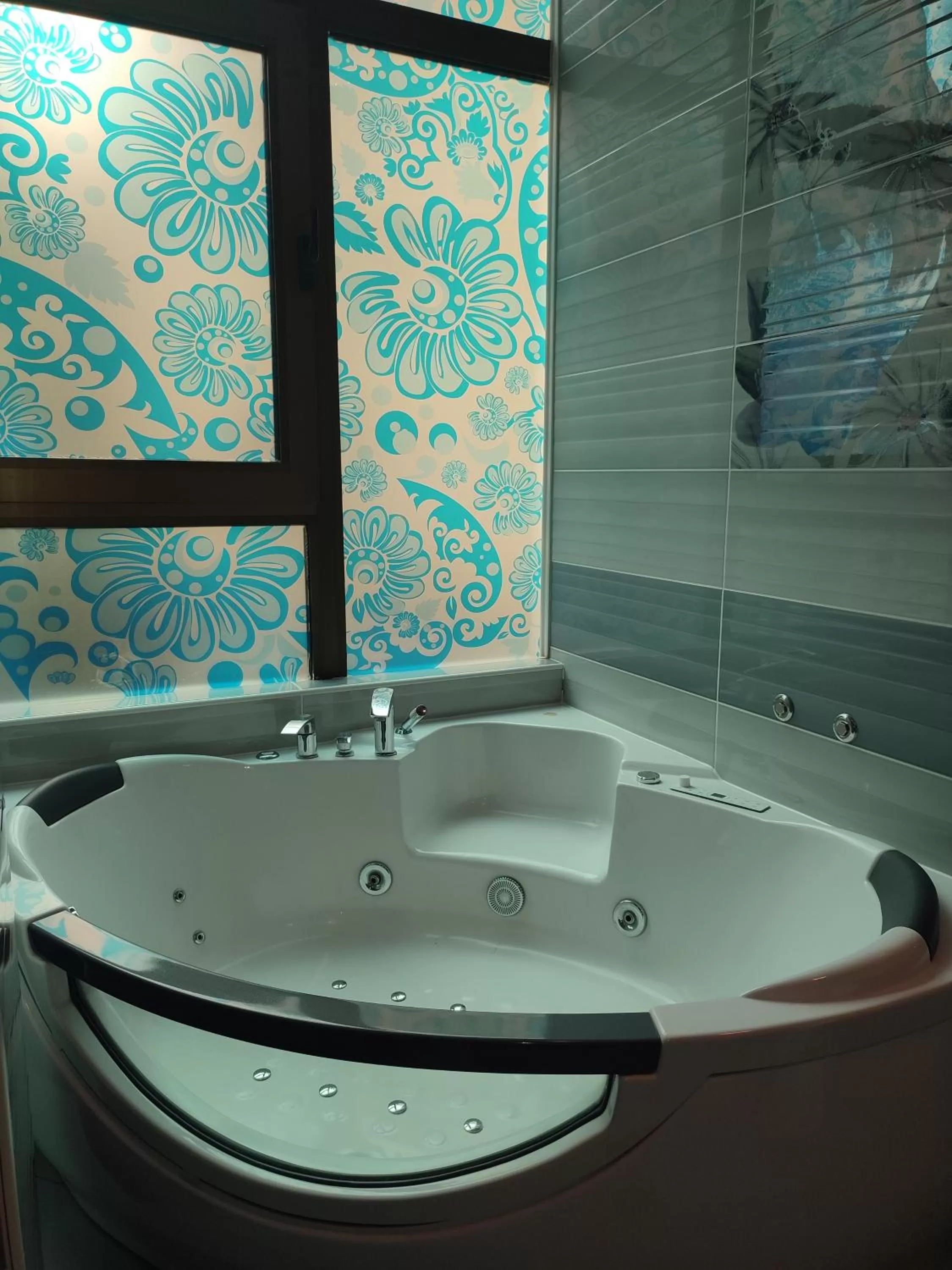 Hot Tub in Hotel Green Center Gili