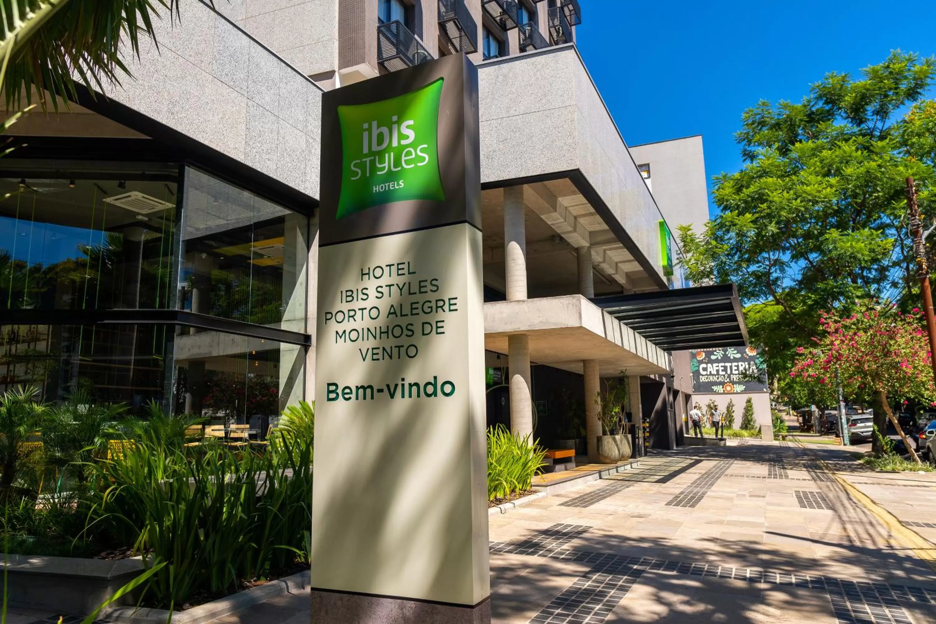 Facade/entrance in ibis Styles Porto Alegre Moinhos de Vento