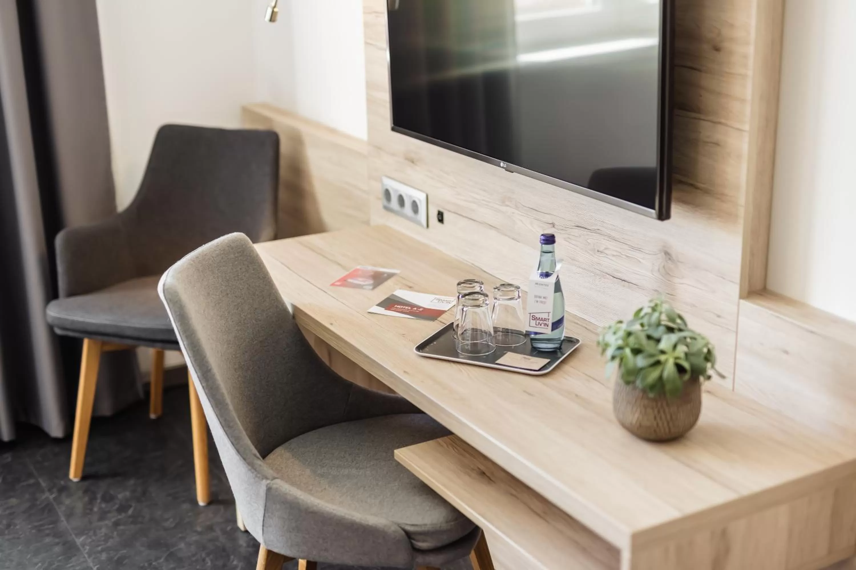 Staff in Hotel Smart Liv'in