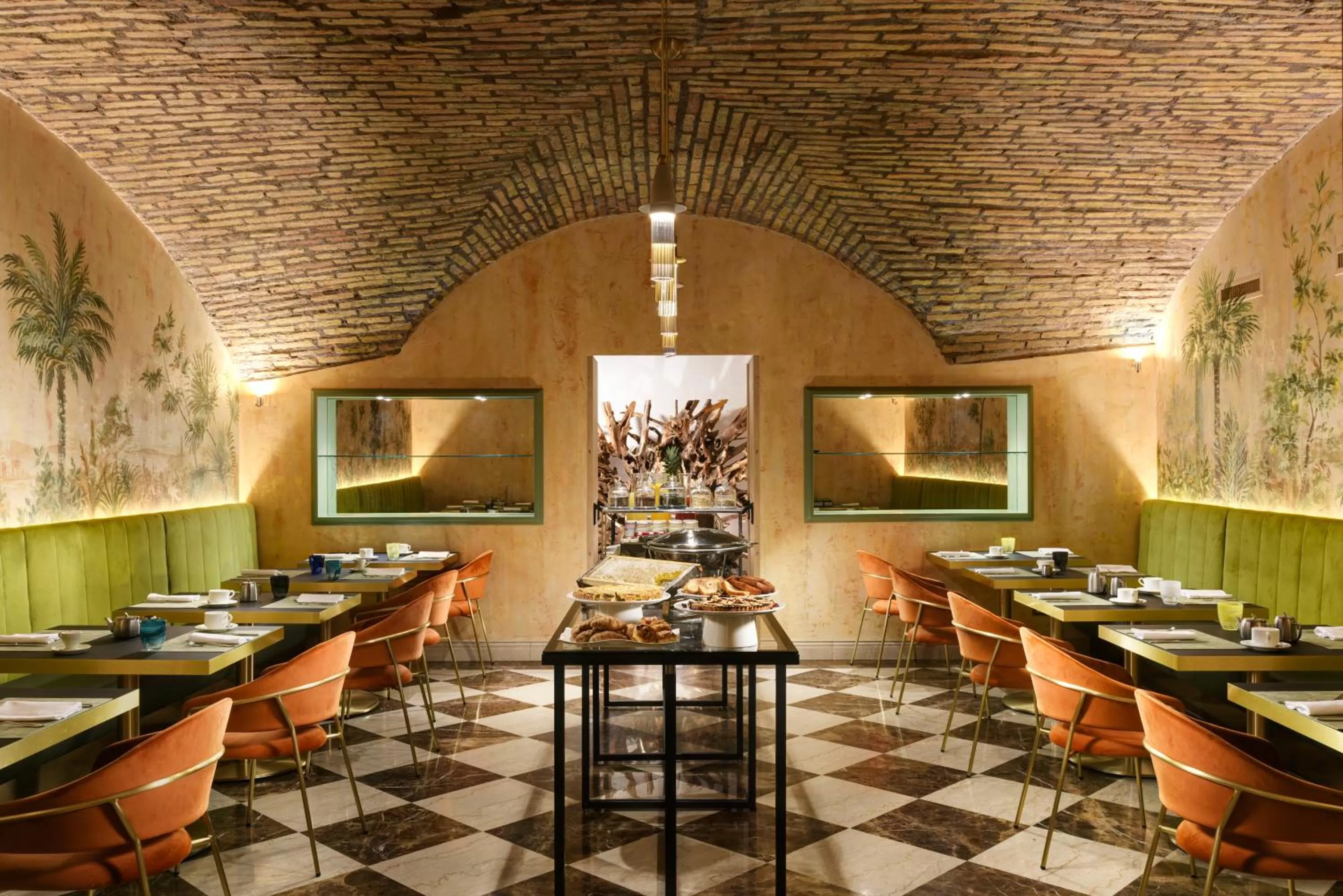 Restaurant/places to eat in Leon's Place Hotel In Rome