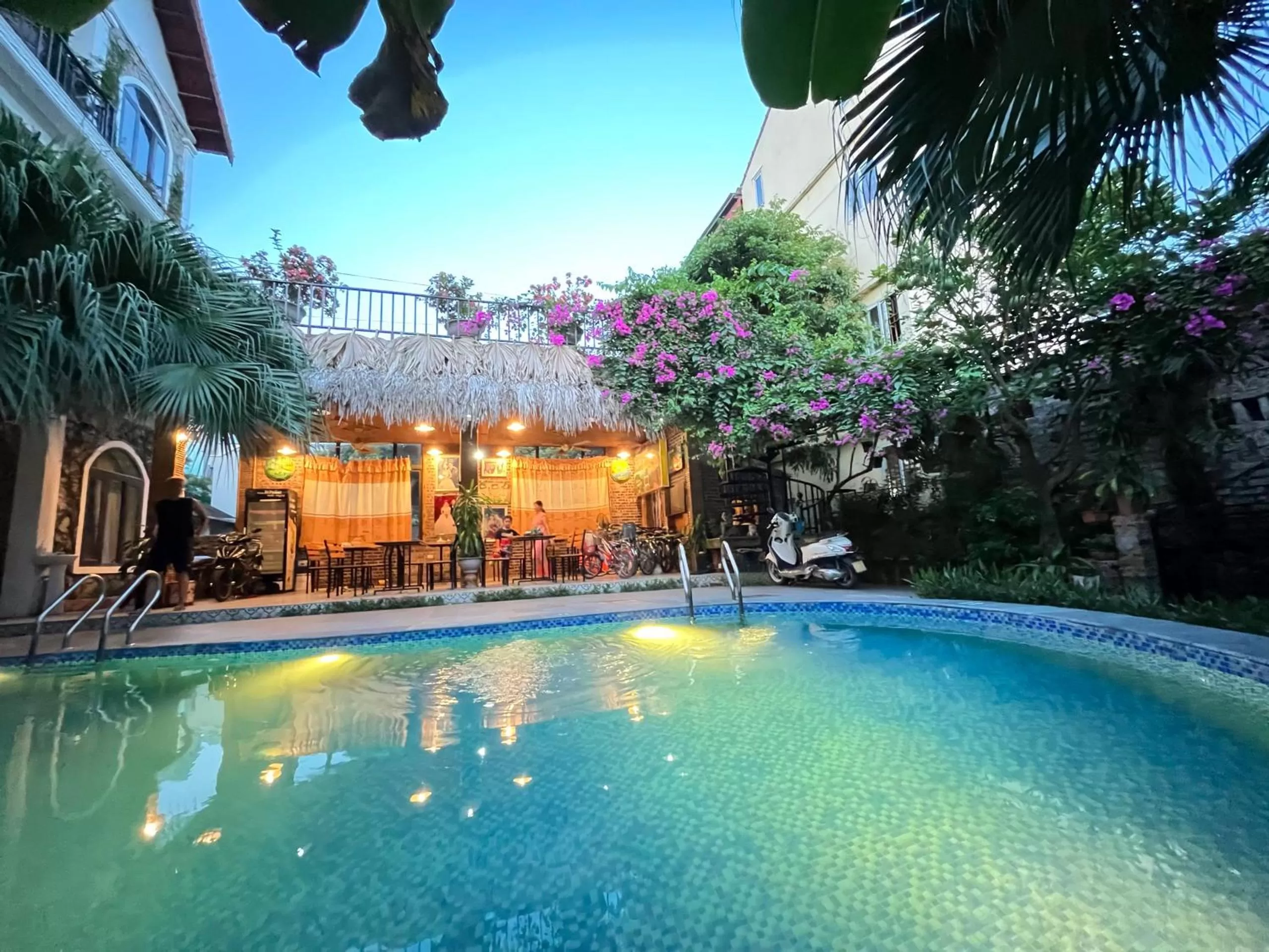 Restaurant/places to eat in Tam Coc Full House Homestay