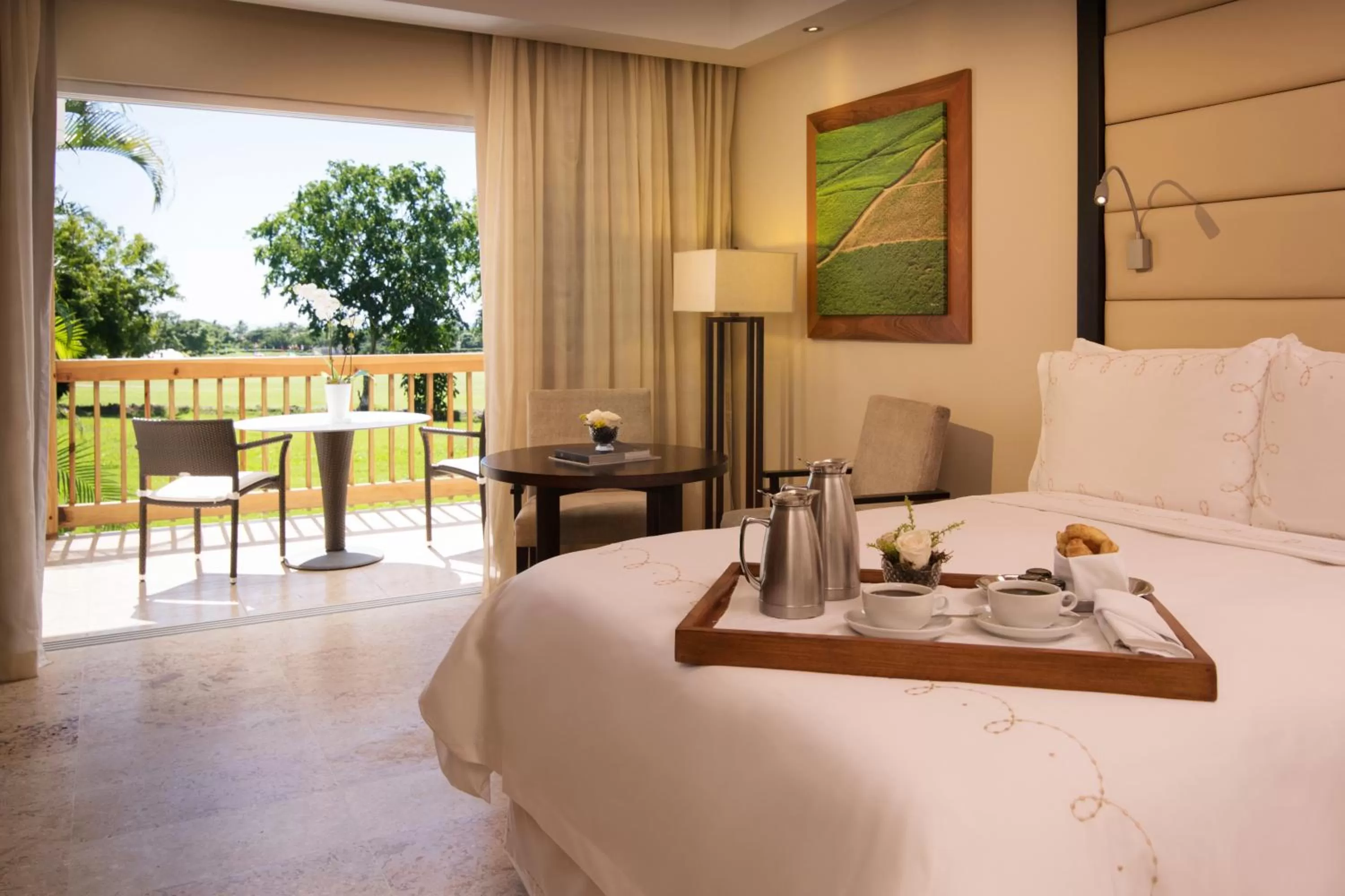 Balcony/Terrace, Bed in Casa de Campo Resort & Villas