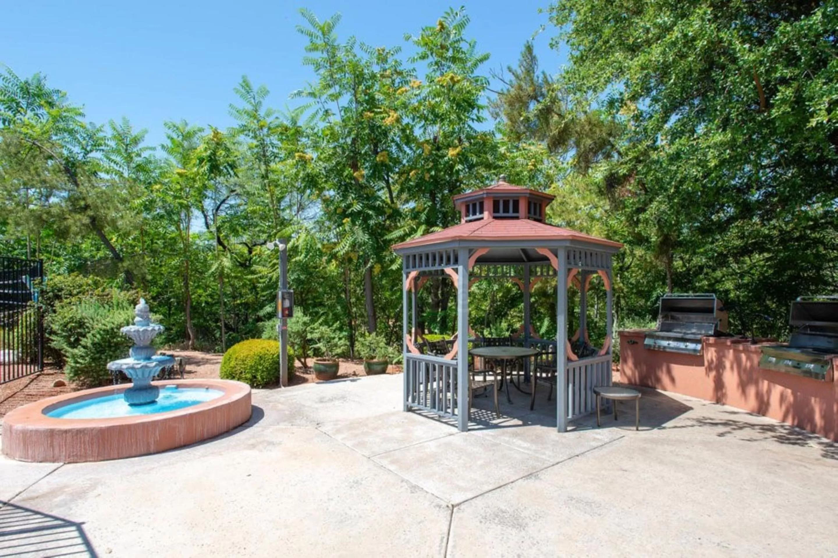 BBQ facilities in Bell Rock Inn