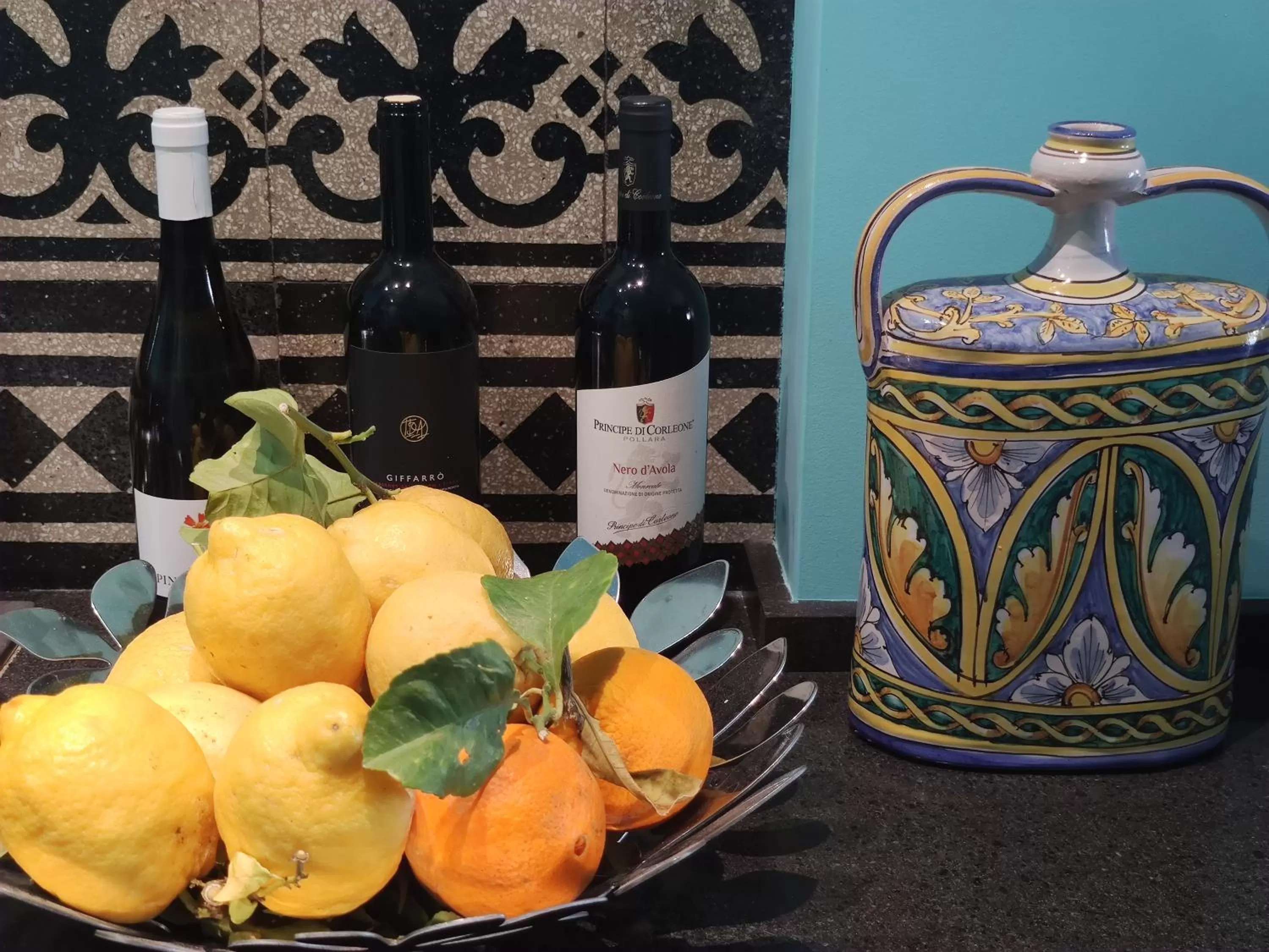 Food and drinks in 120 Rodionoff Centro- Eleganza e Facilità di Accesso a Aeroporto e Spiaggia Mondello