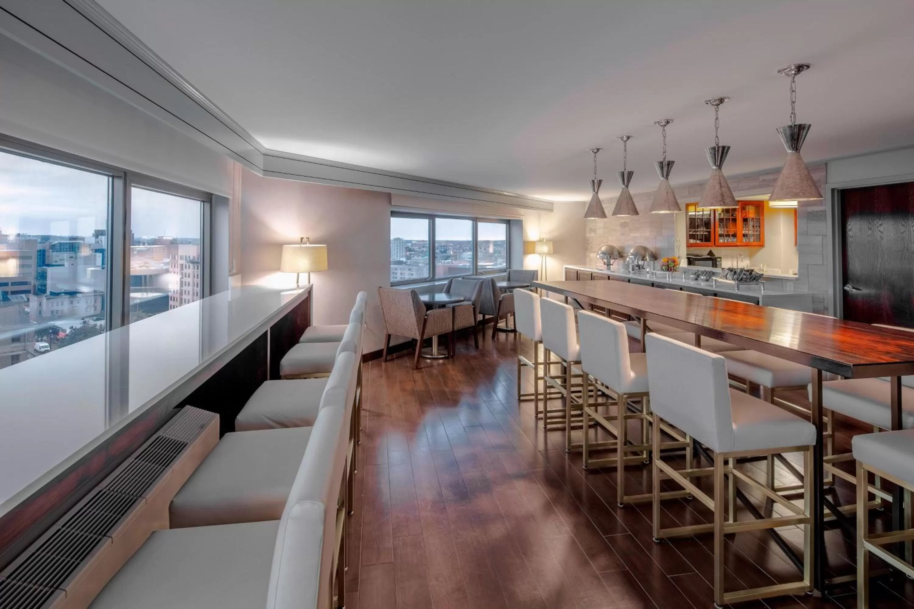 Lounge or bar in Sheraton Syracuse University Hotel and Conference Center