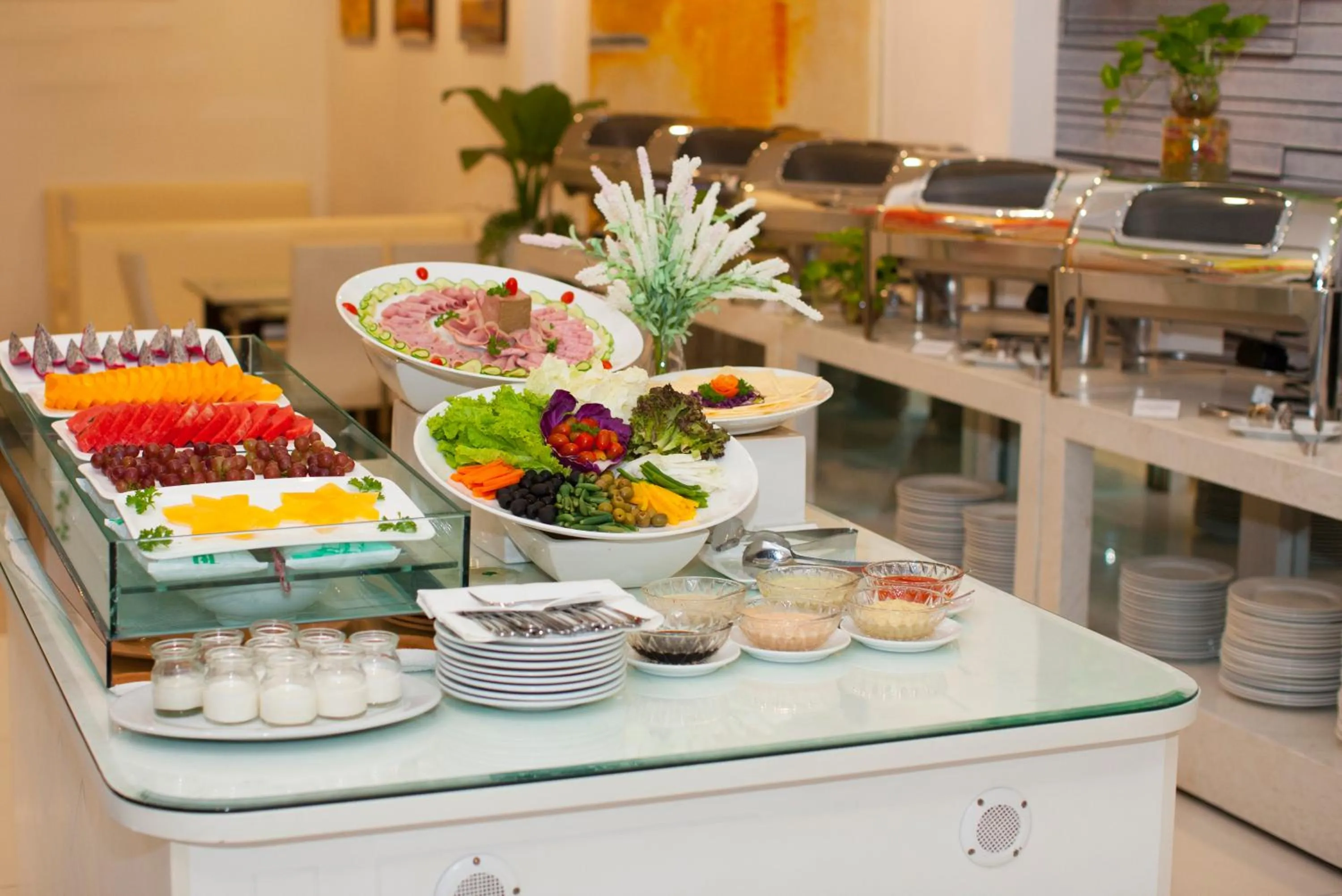 Buffet breakfast in Sunrise Central Hotel