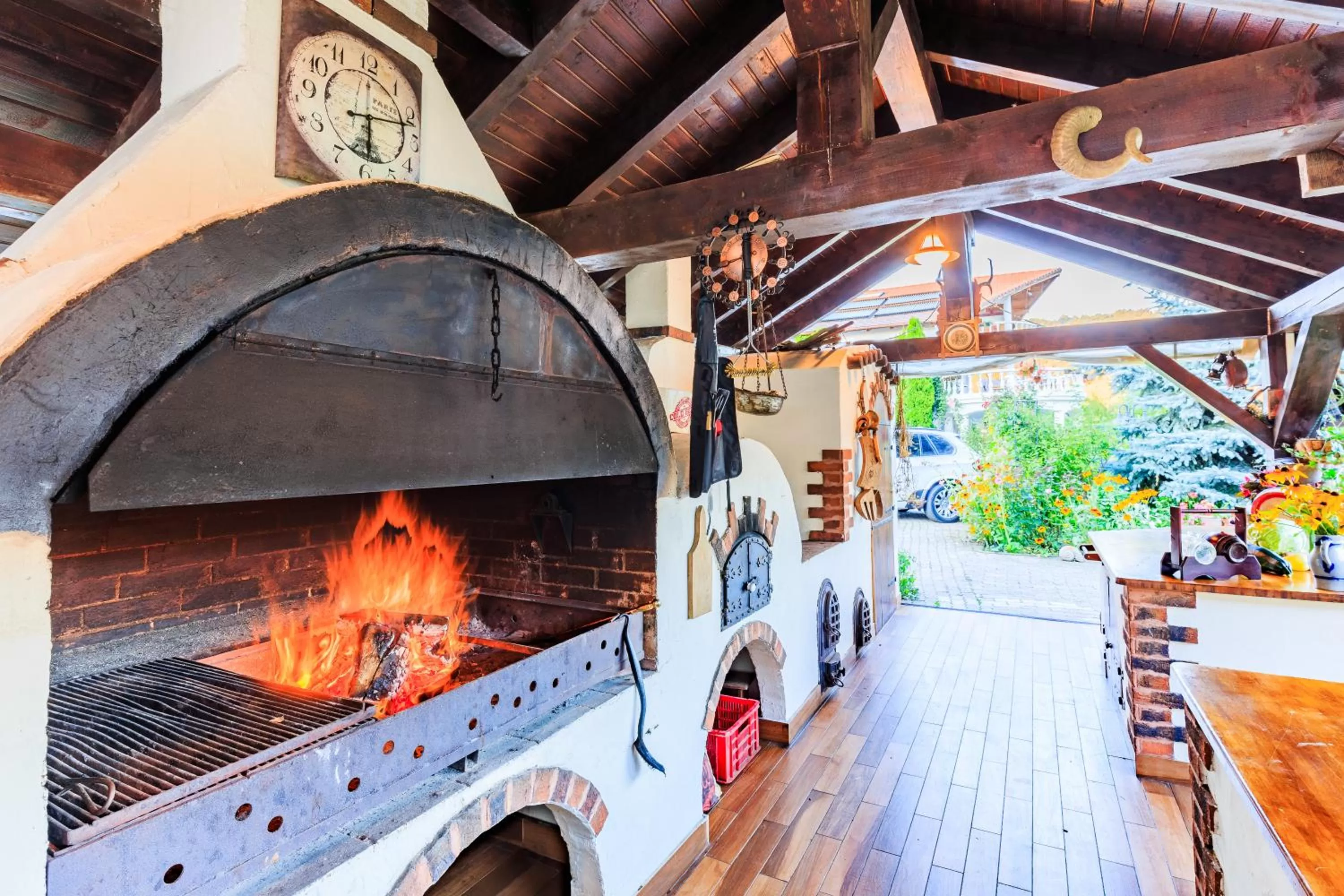 Food and drinks, BBQ Facilities in Hotel Bielmann