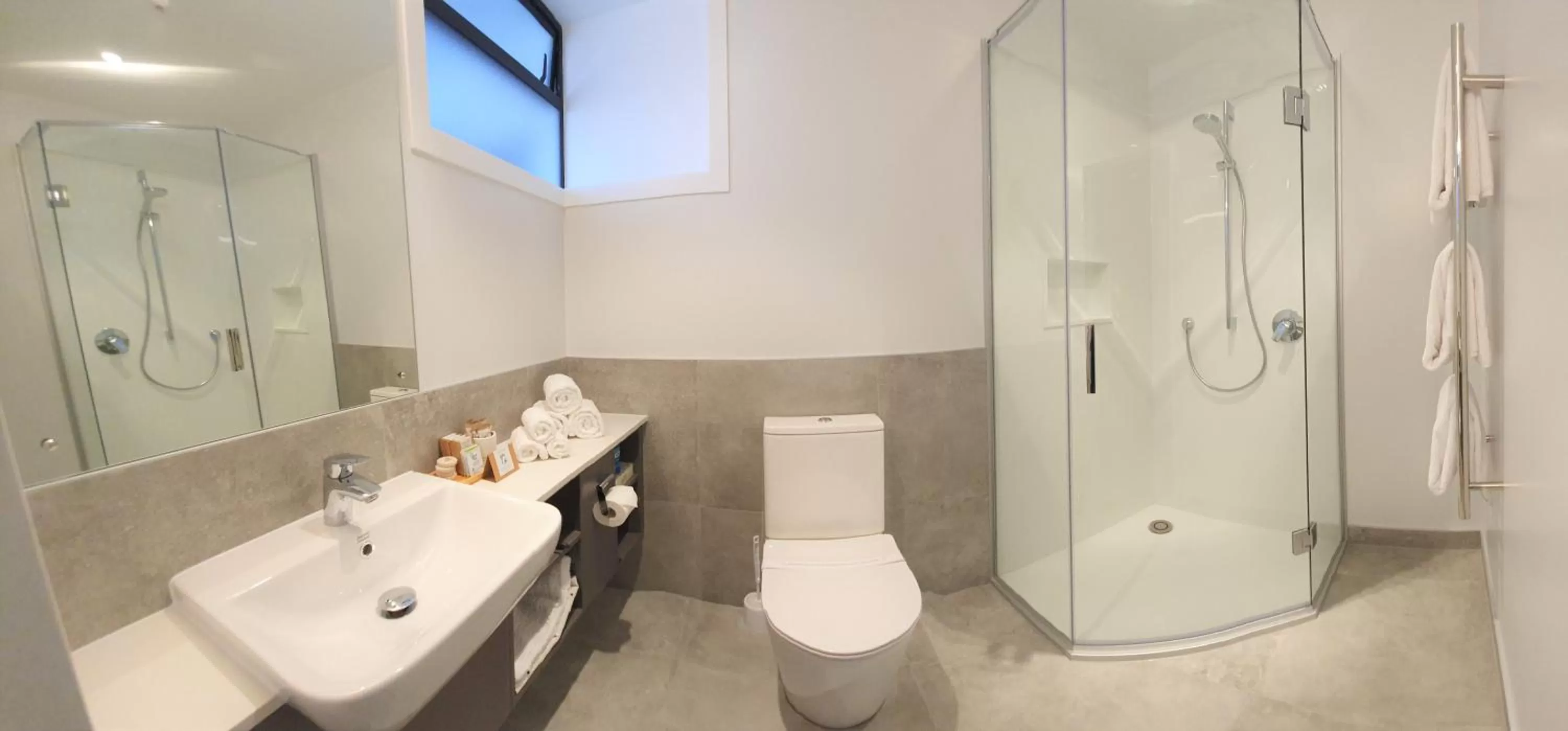 Toilet in The Parnell Hotel & Conference Centre