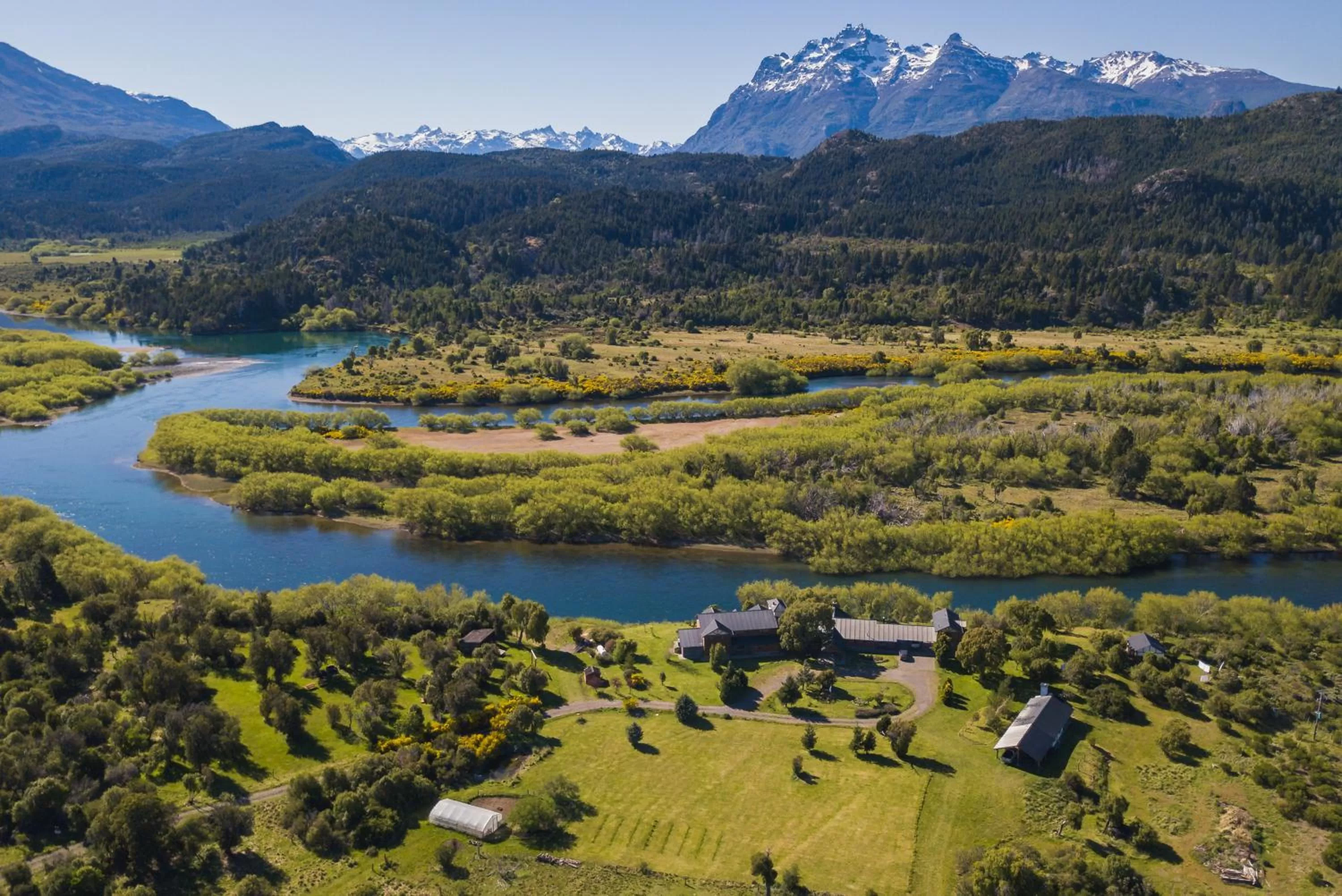 Property building in Challhuaquen Lodge