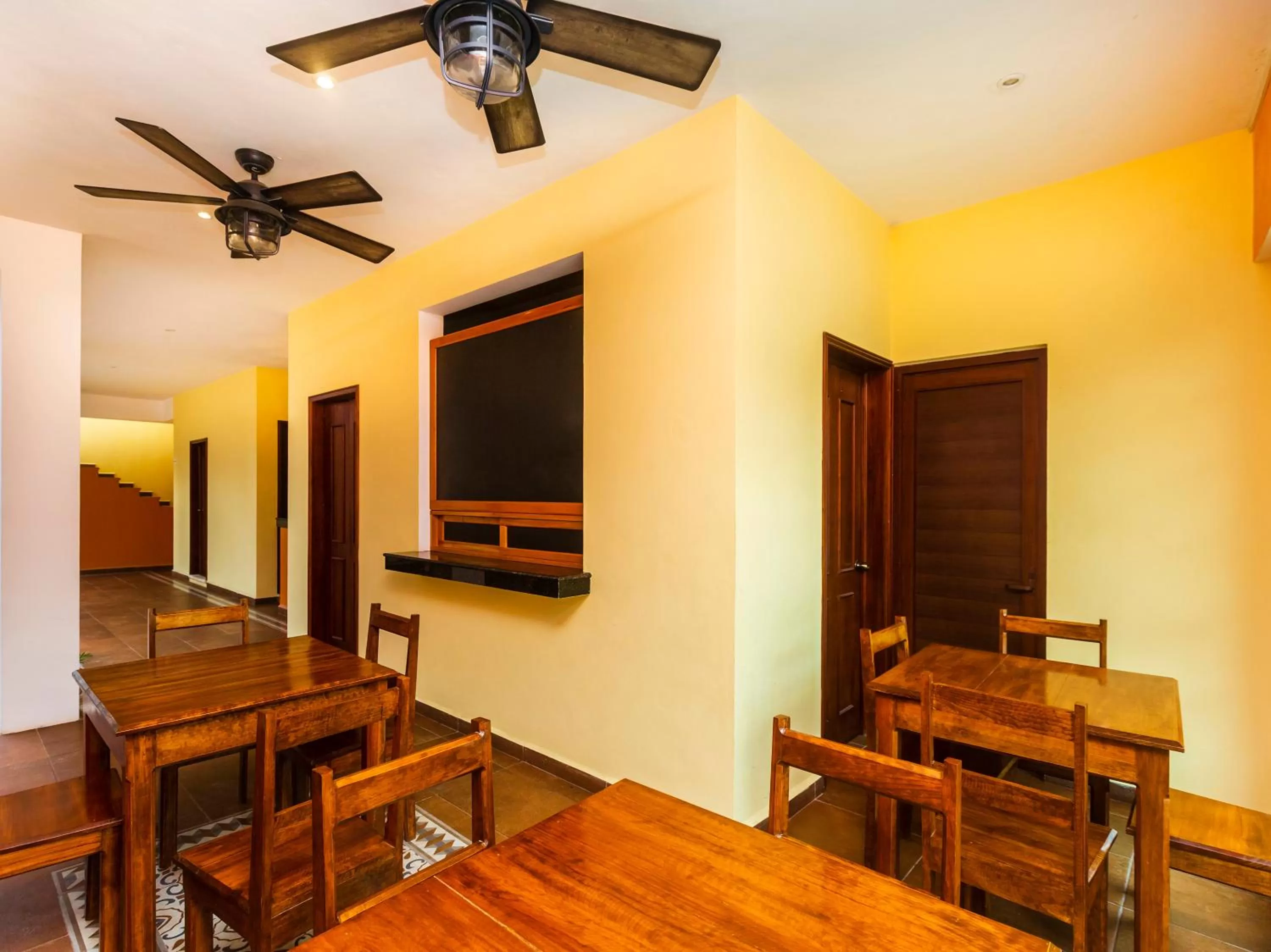 Area and facilities, Dining Area in Hotel Beach Don Gonzalo