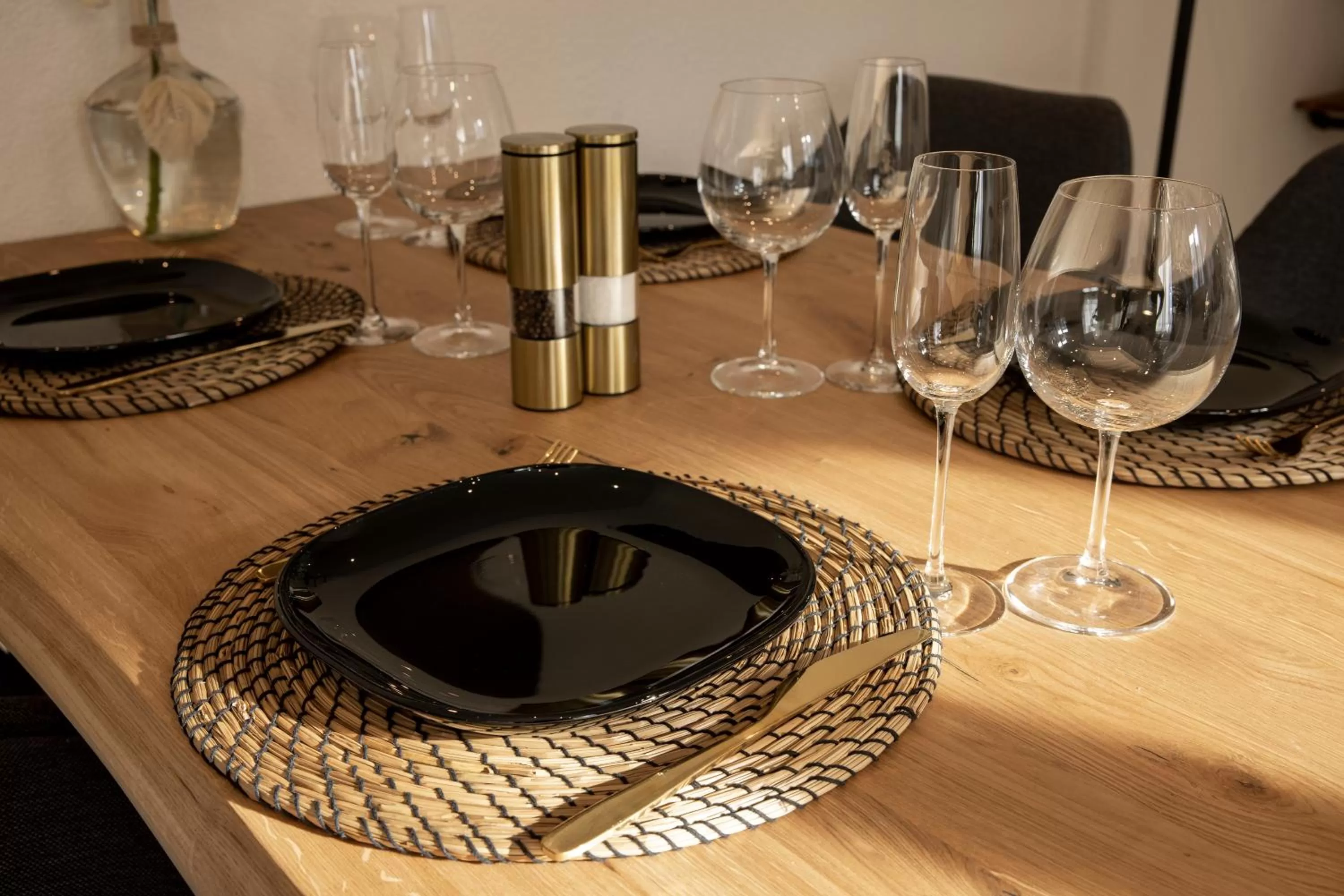 Dining area in VISIMO Apartments St Georgen-Strasse St Gallen - Design City Nature