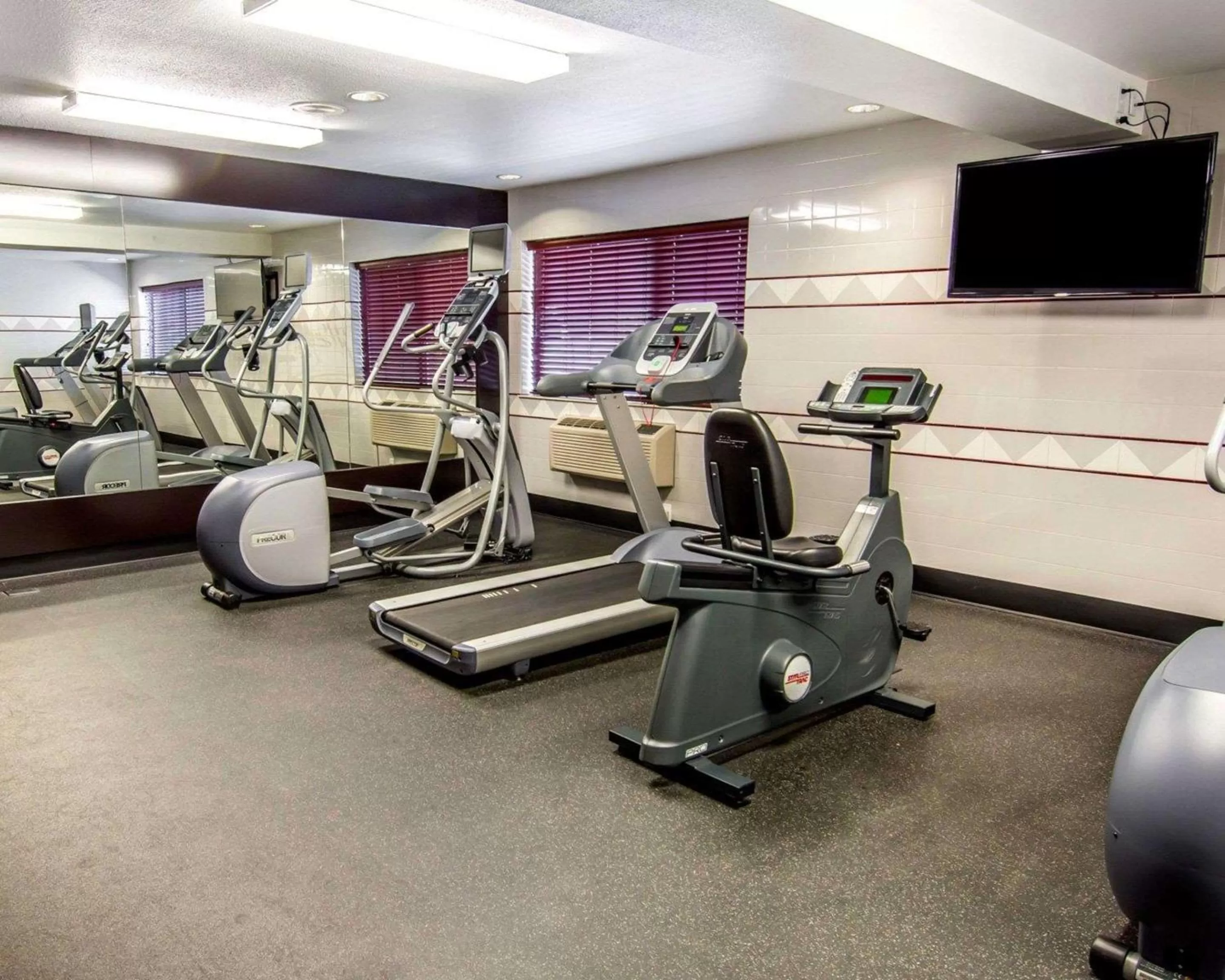 Fitness centre/facilities in Quality Inn Oakwood