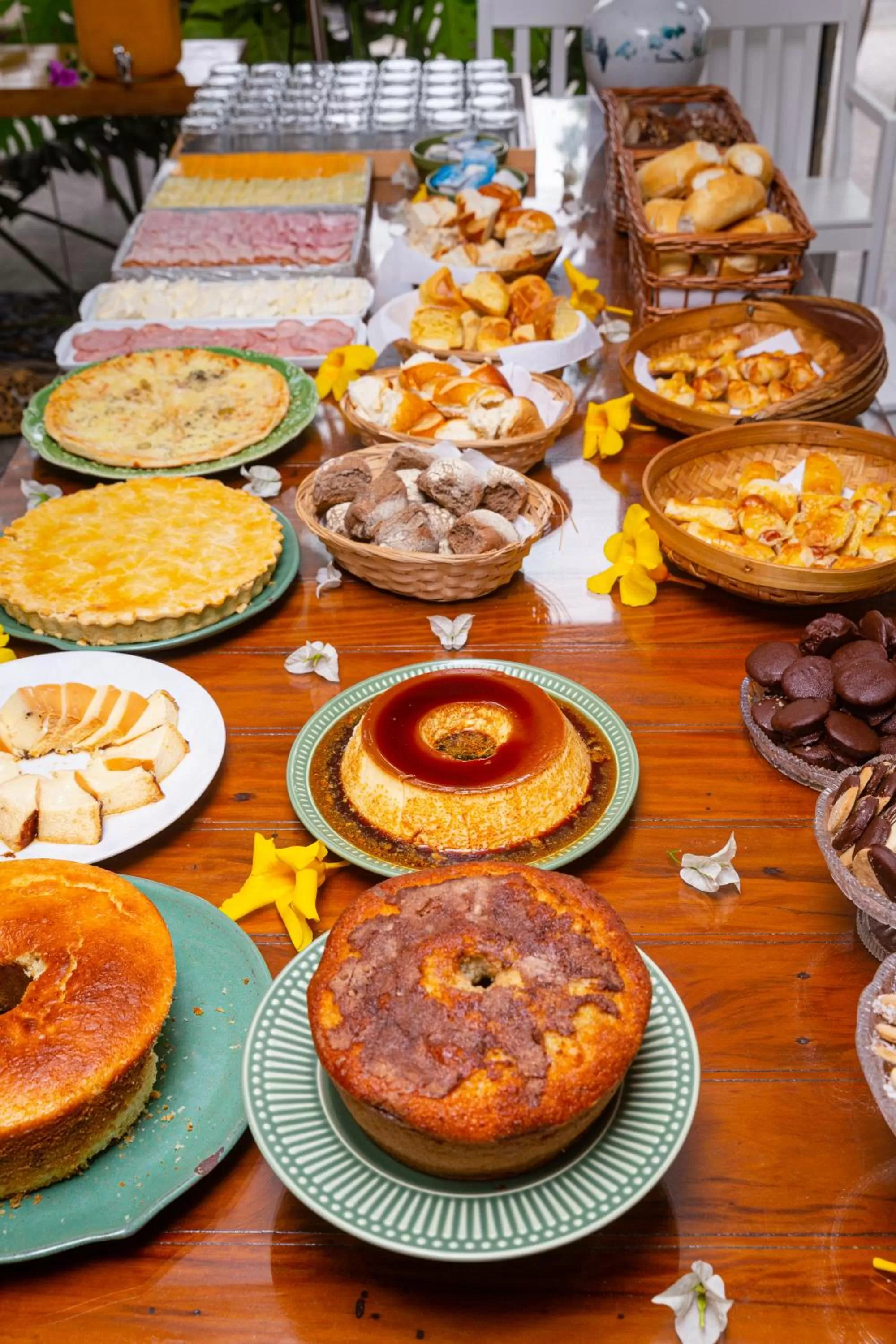 Buffet breakfast in Passagem Concept Hotel e Spa