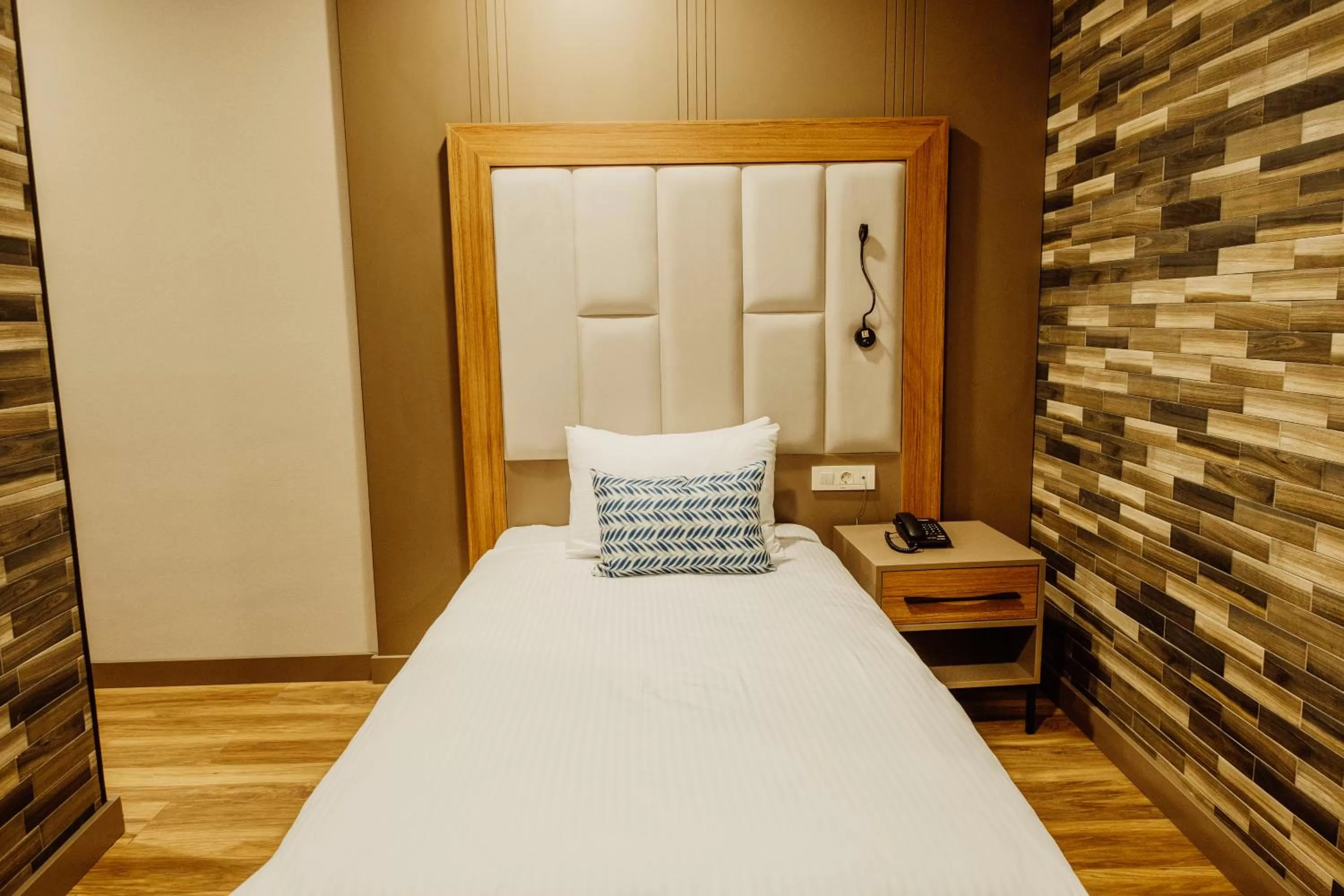 Photo of the whole room, Bed in King Solomon Batumi Hotel