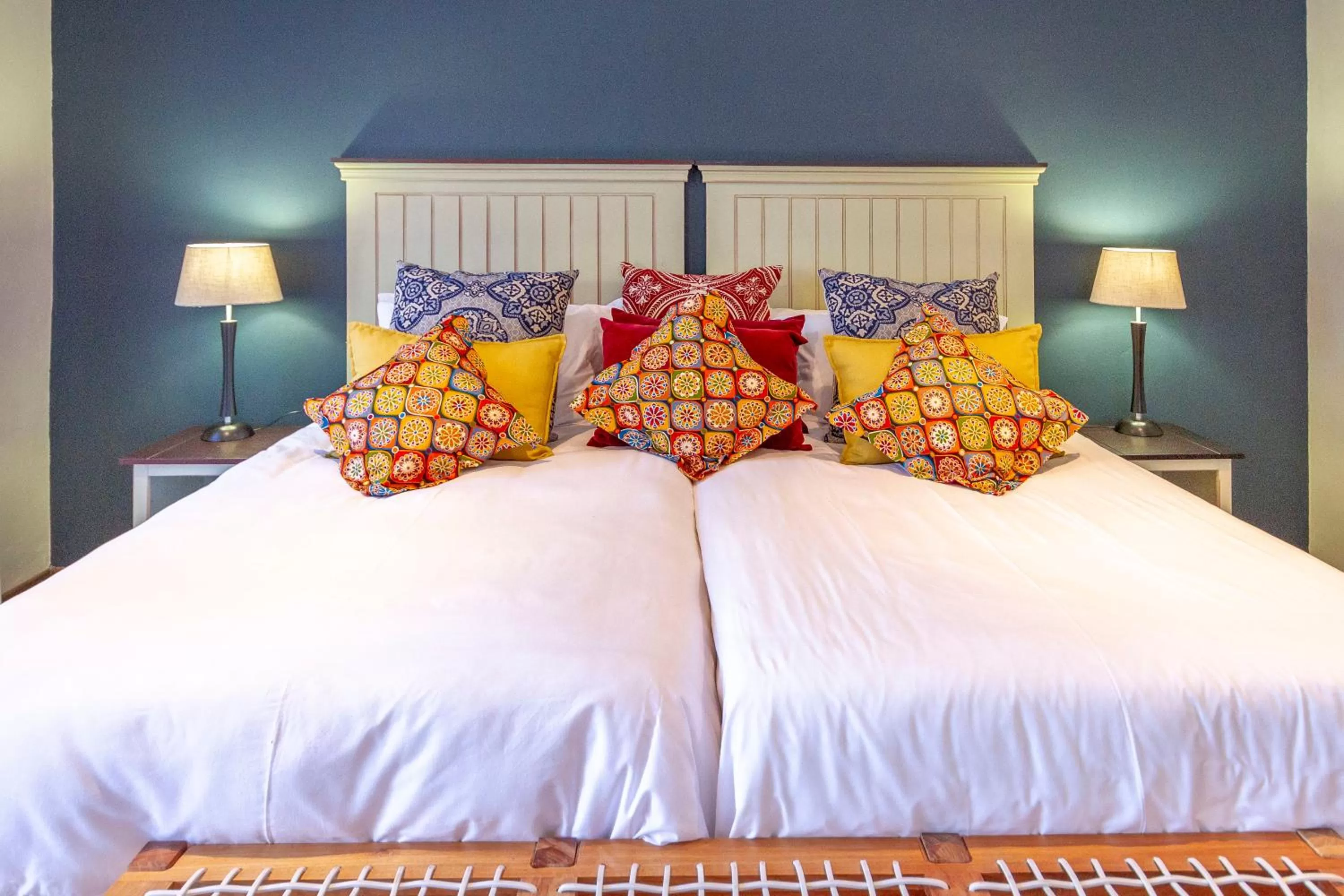 Bed in Airlies Historical Guest House