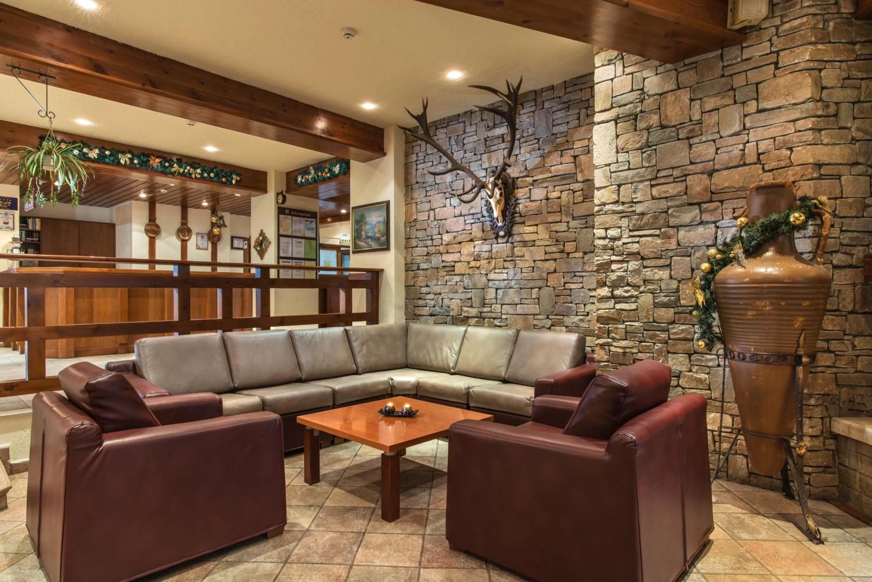 Lobby or reception in Hotel Pirin SKI & SPA