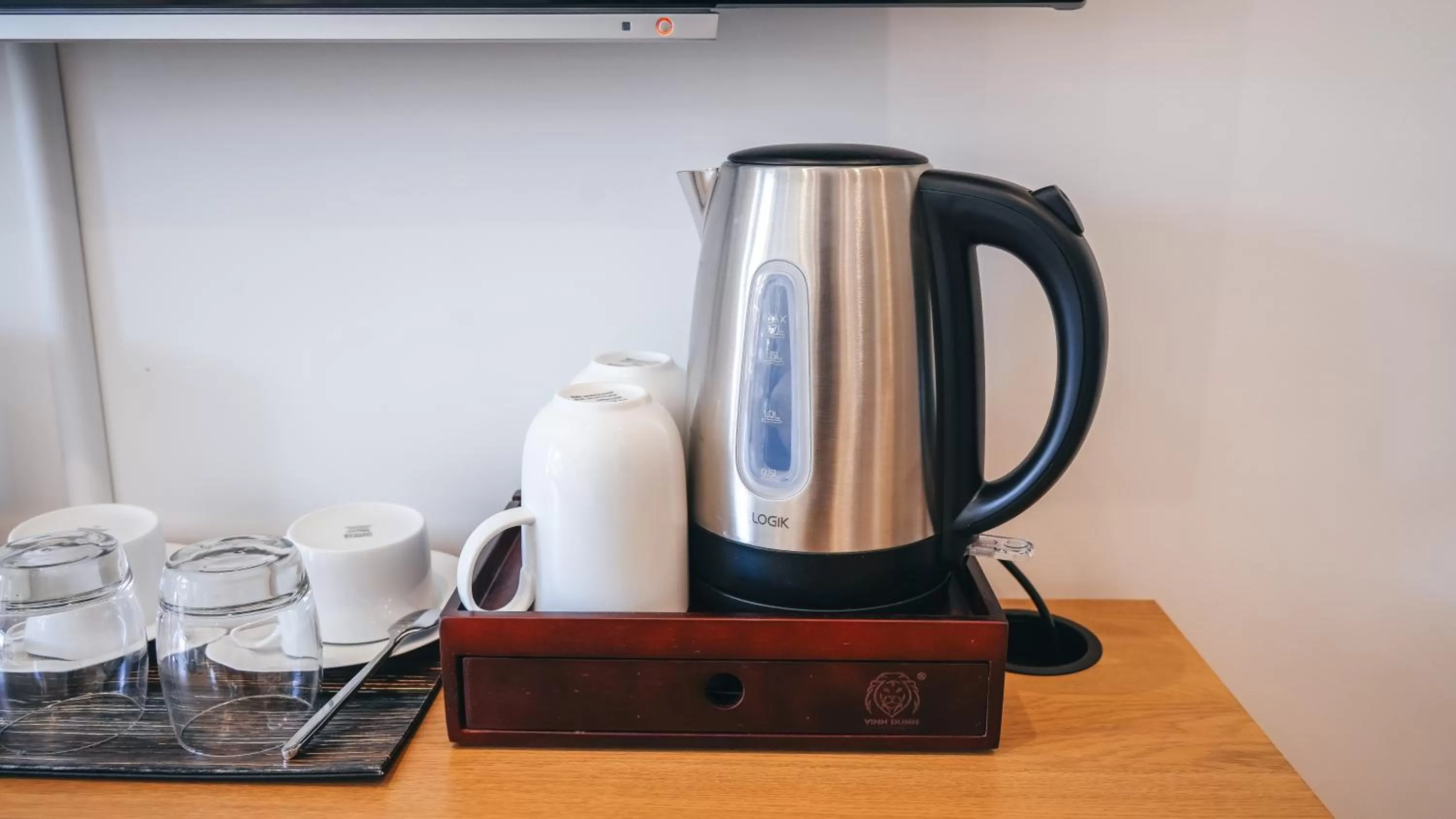 Coffee/Tea Facilities in The Avonmore Olympia